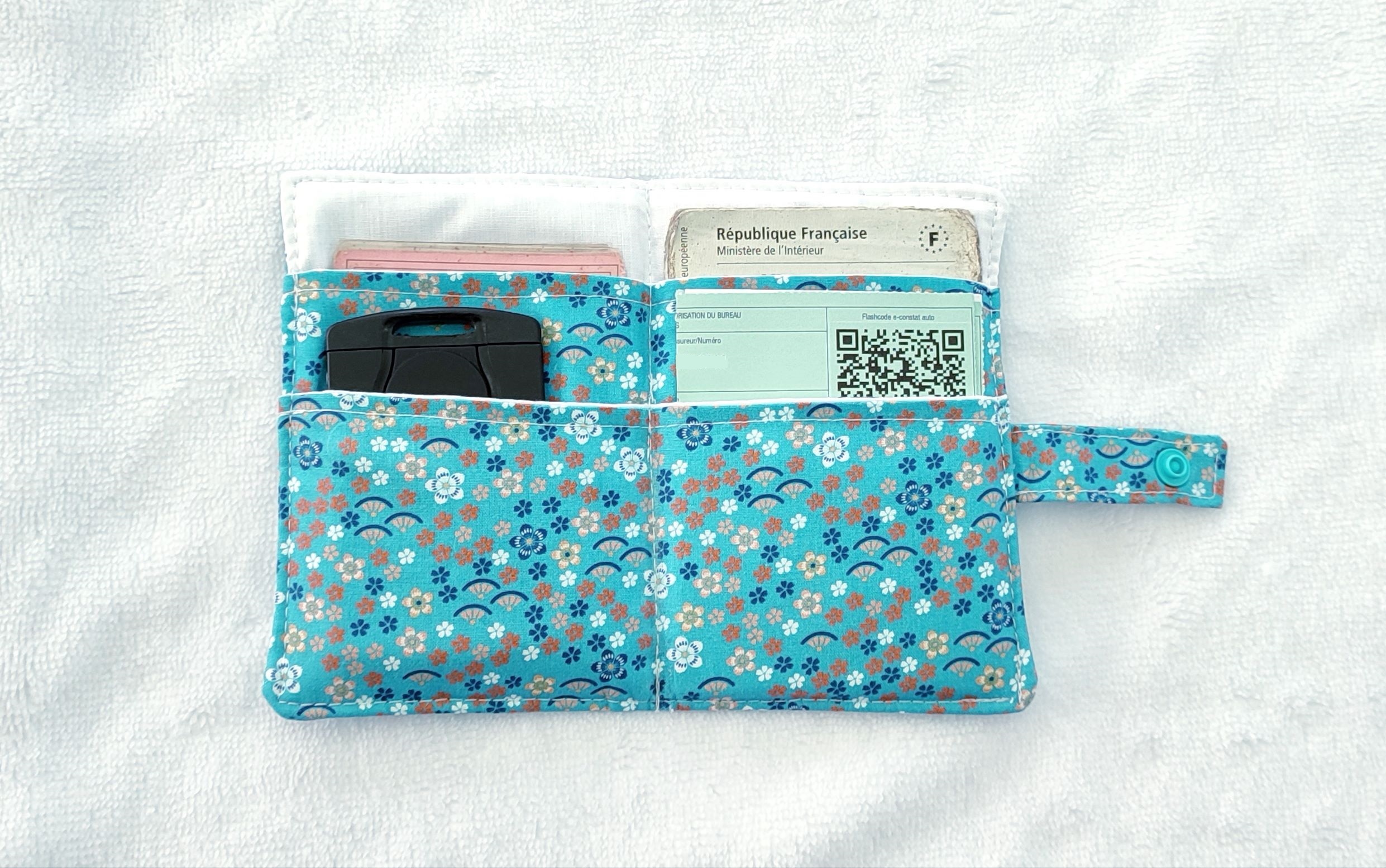 Pochette pour papiers de voiture