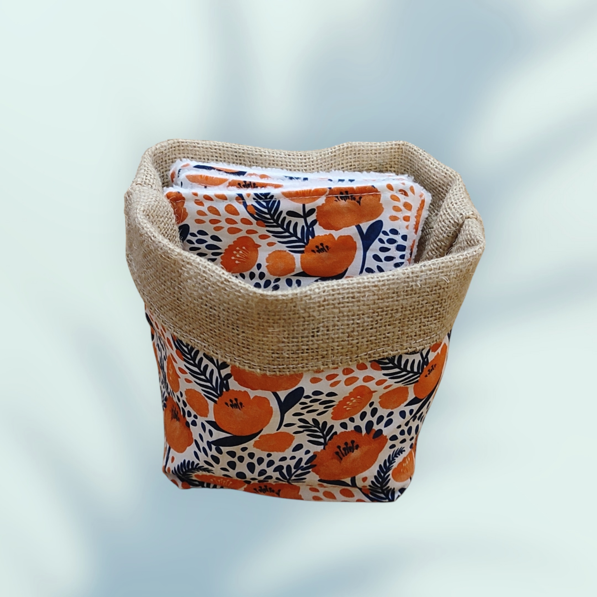 Panier de rangement et lingettes assorties