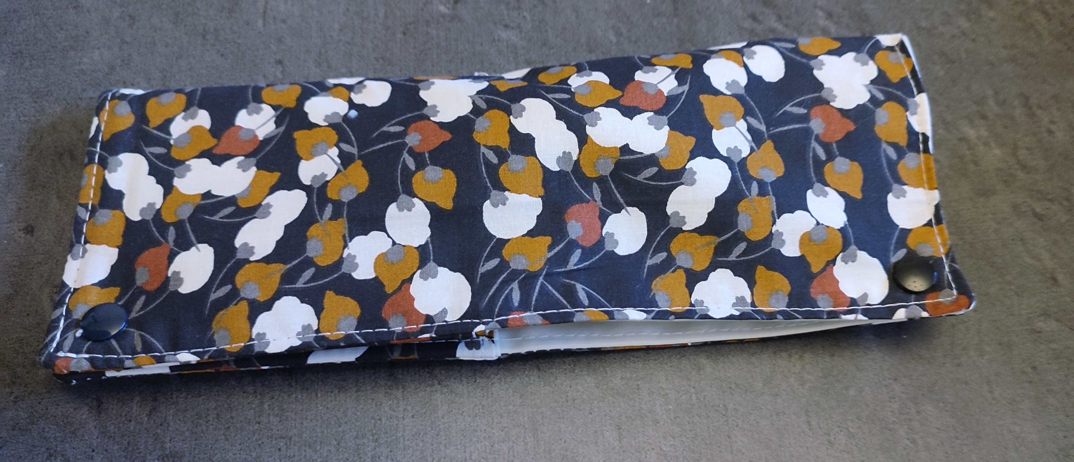 Pochette imperméable pour brosse à dents et dentrifrice