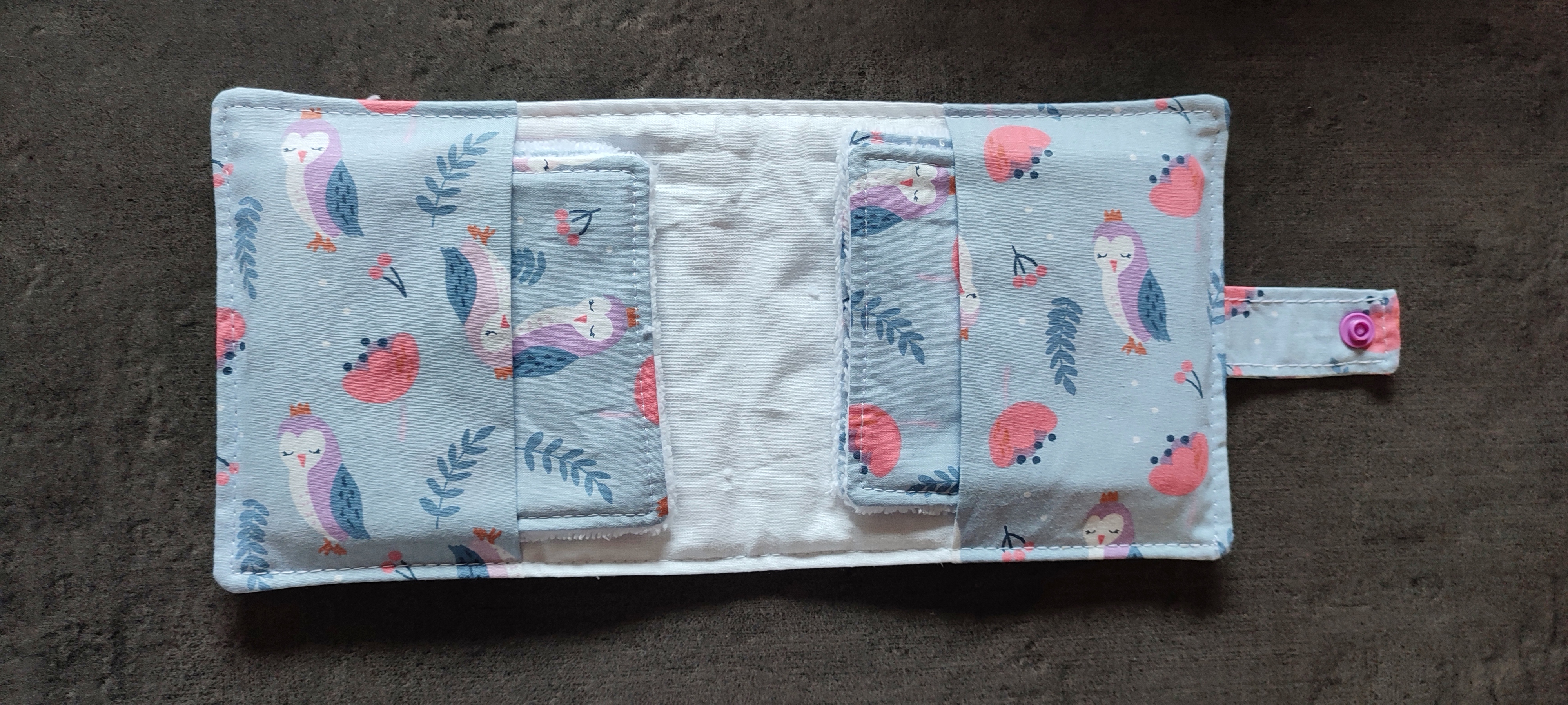 Lingettes pour bébé et leur pochette de rangement