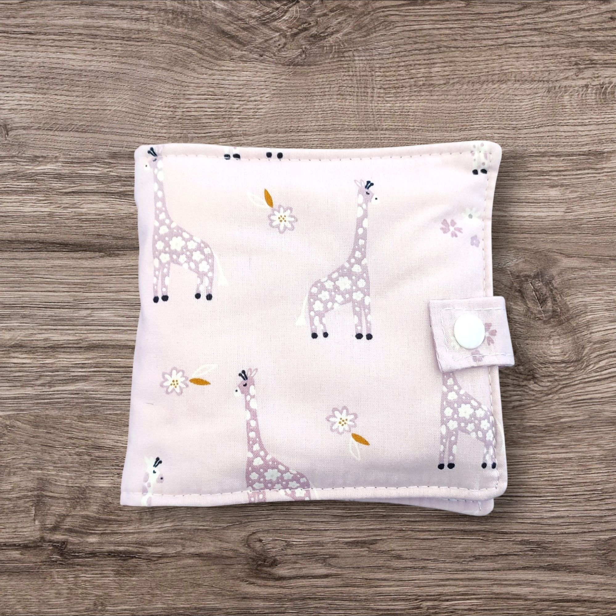 Lingettes pour bébé et leur pochette de rangement