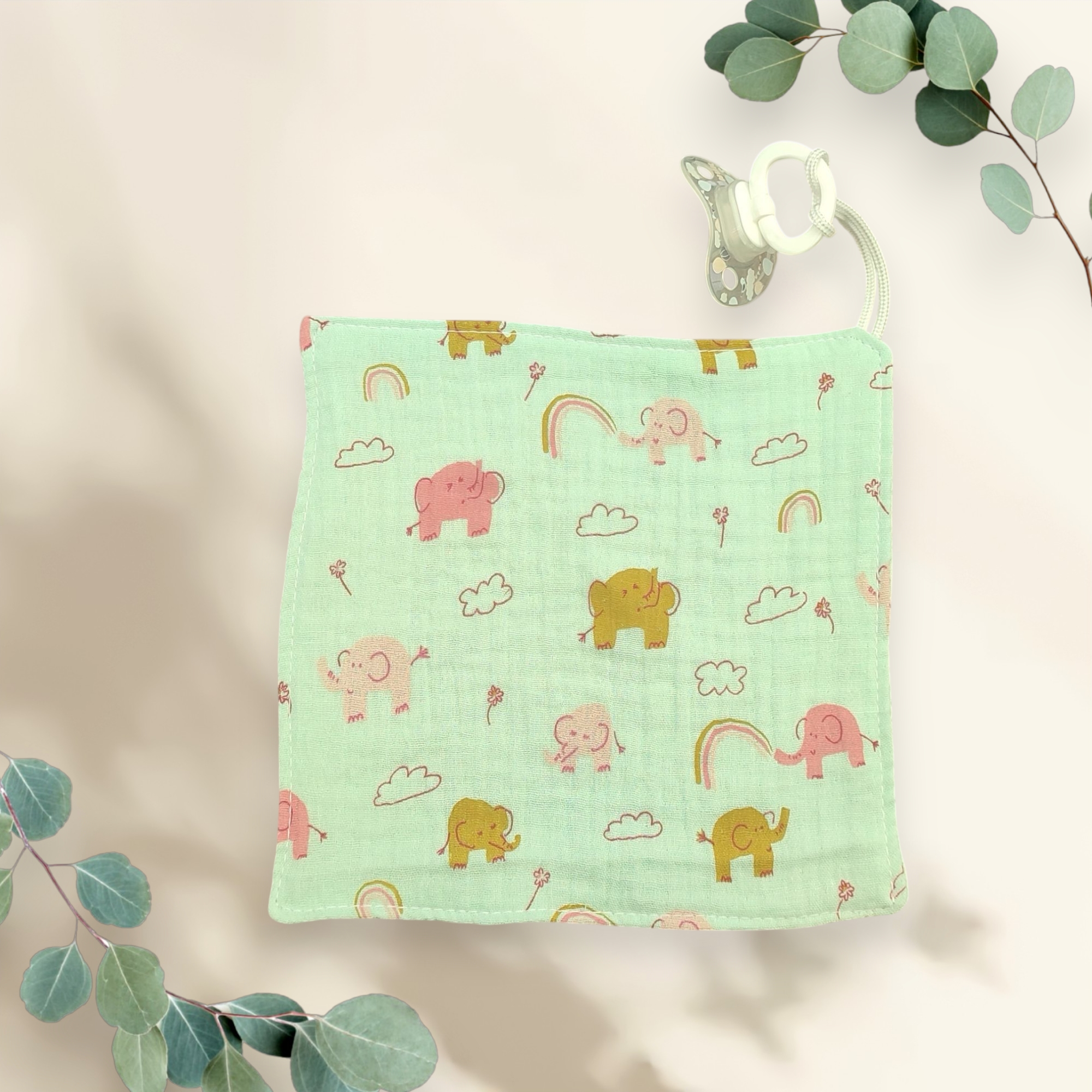 Doudou attache tétine motif éléphant