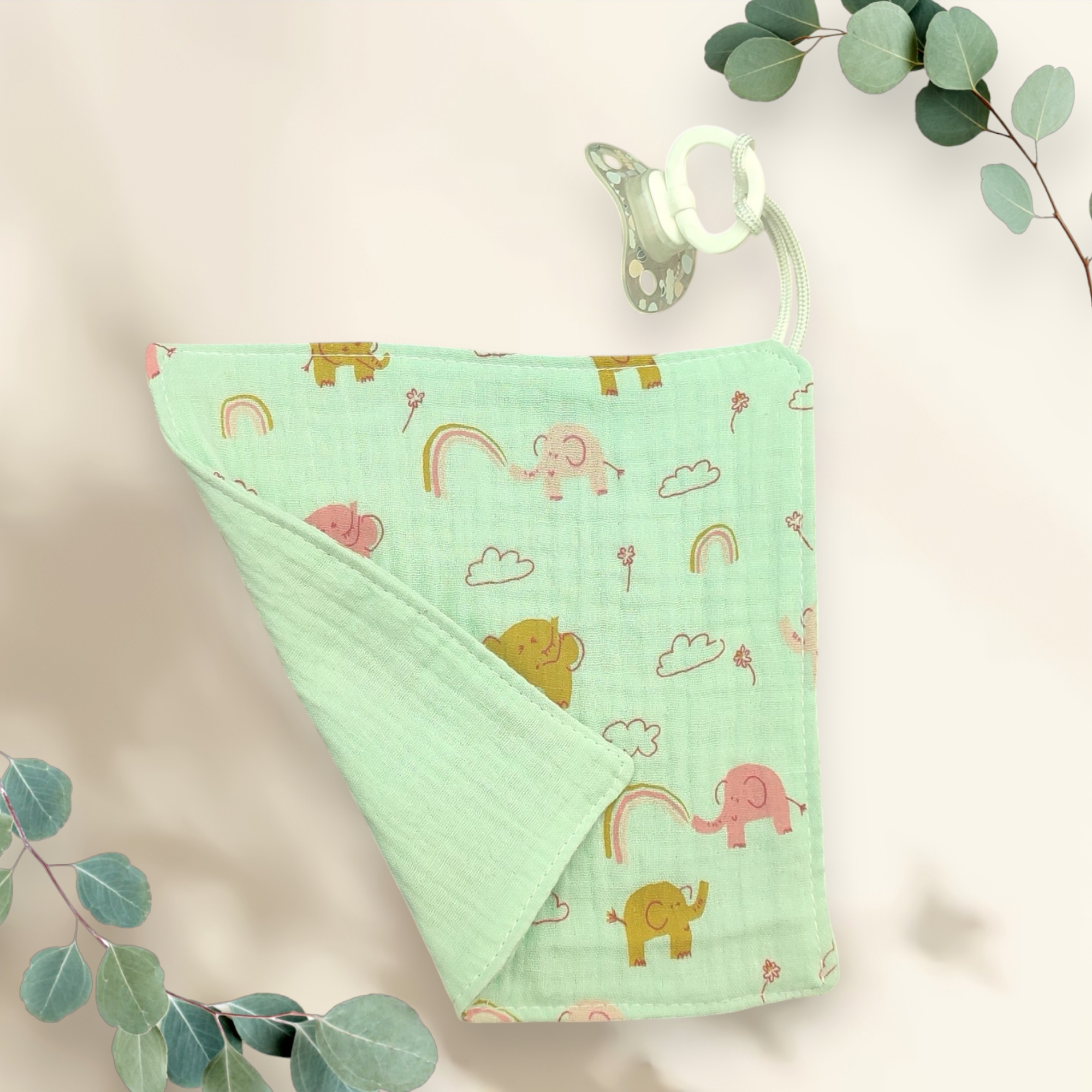 Doudou attache tétine motif éléphant