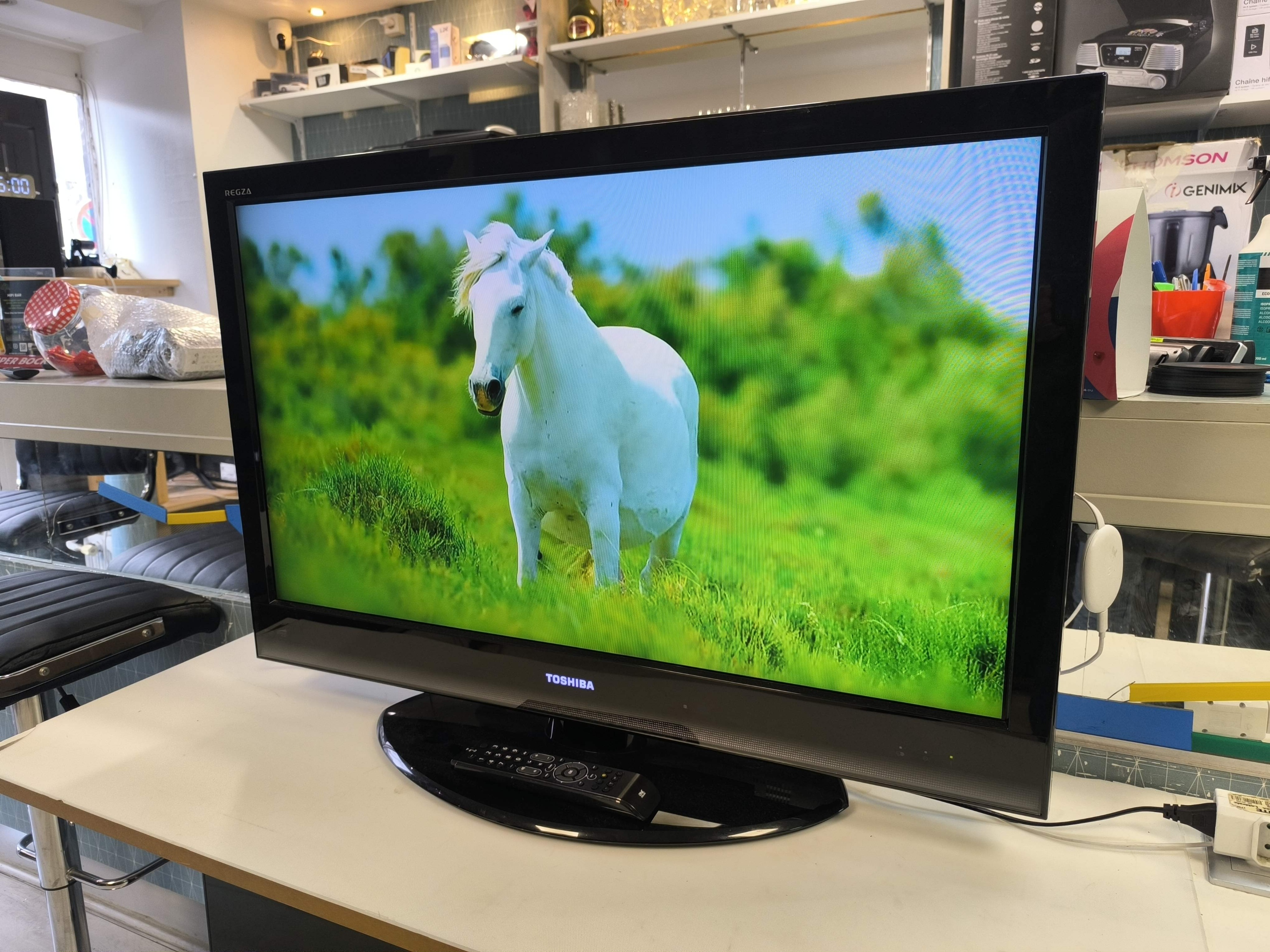📺 TV LCD Toshiba 37RV675D (2009) - 37" Full HD, Design Élégant avec Logo Rétroéclairé