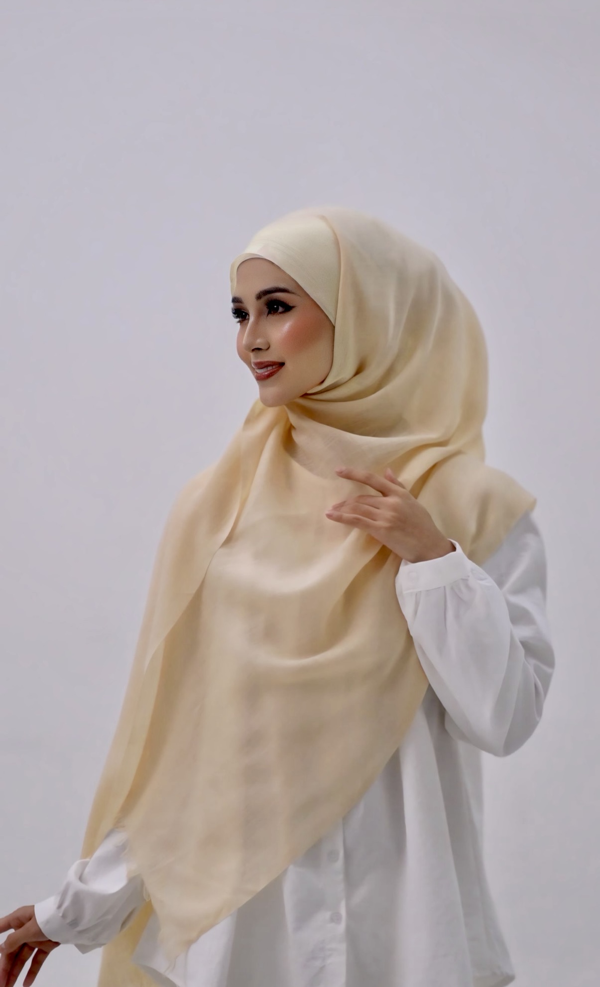 Bamboo Shawl in Beige