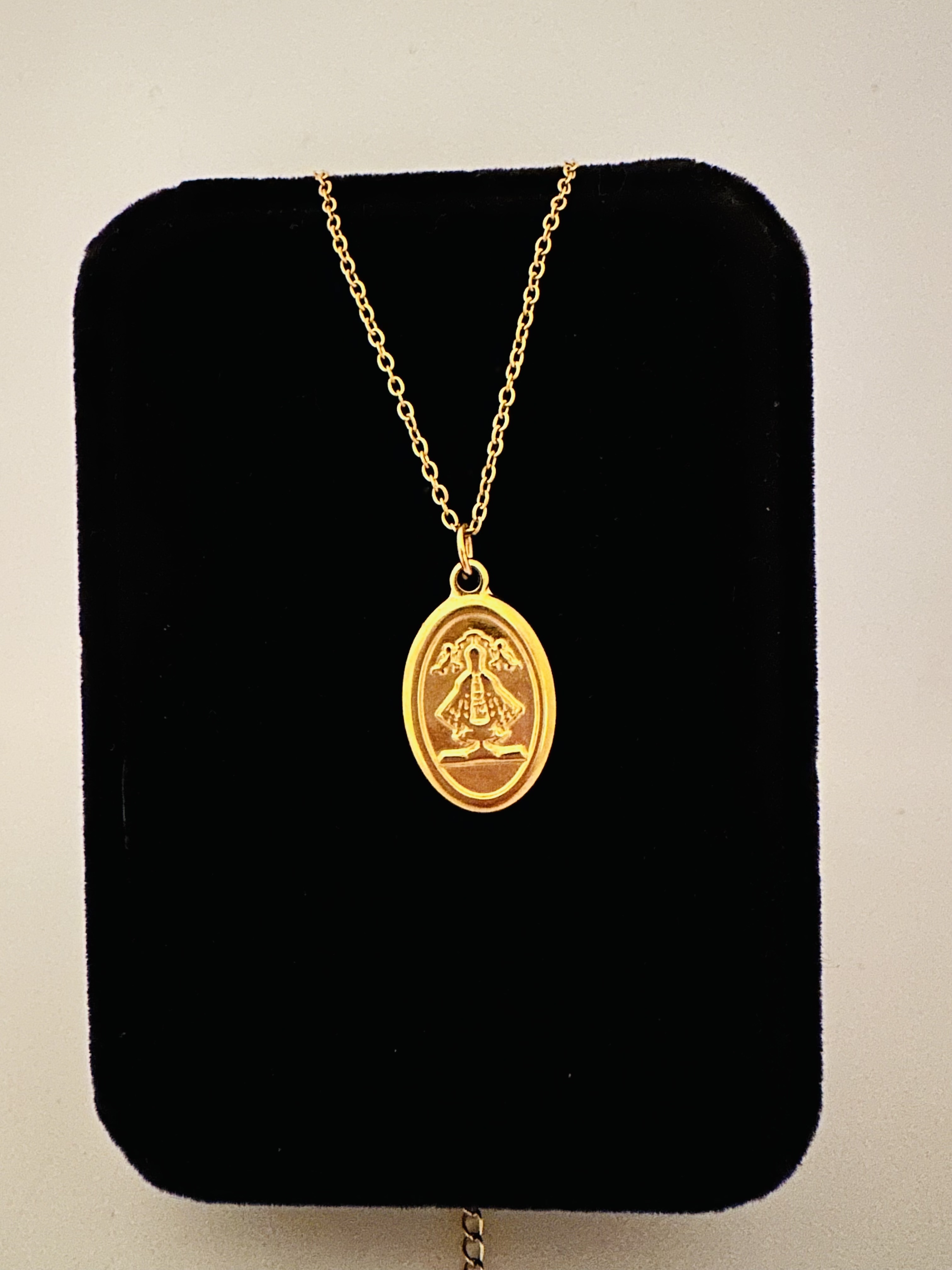 Stainless steel Non Tarnish and Waterproof 18K Gold Pendant Necklace