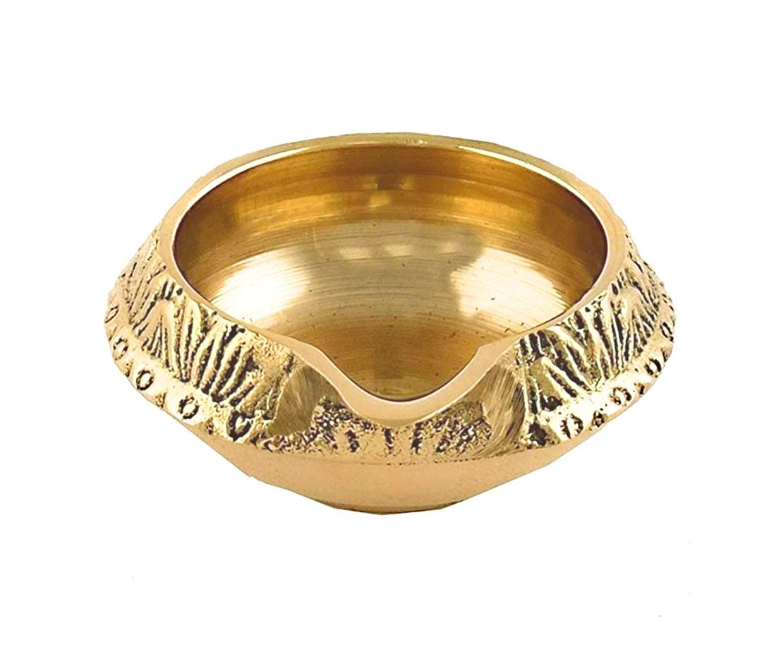 Krushnesh Creations Brass Kuber Deepak(Diya Oil Lamp) for Pooja Aarti(Pack of 1) 25-30 Grams Approx,Yellow