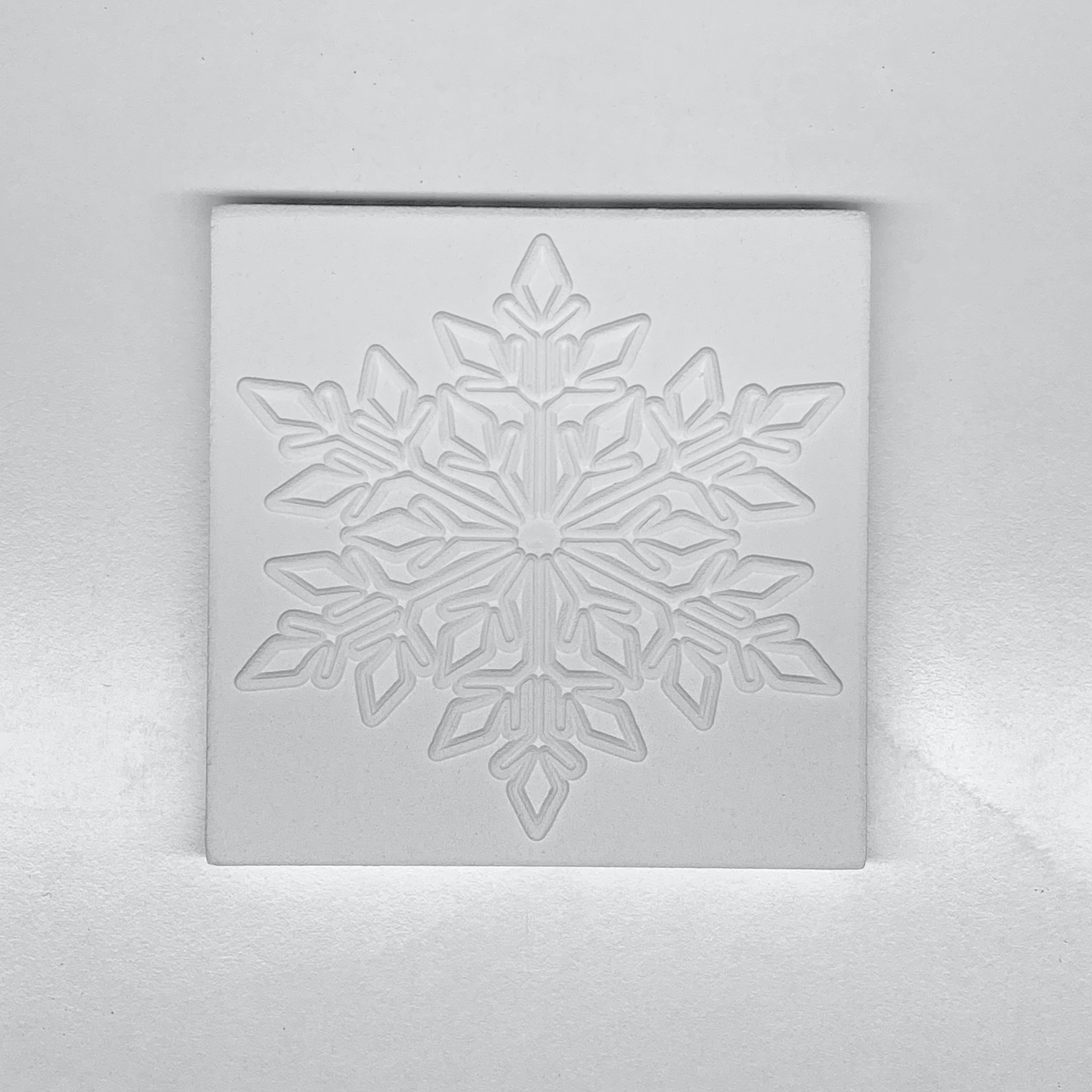 Kar Tanesi Kabartma Karo