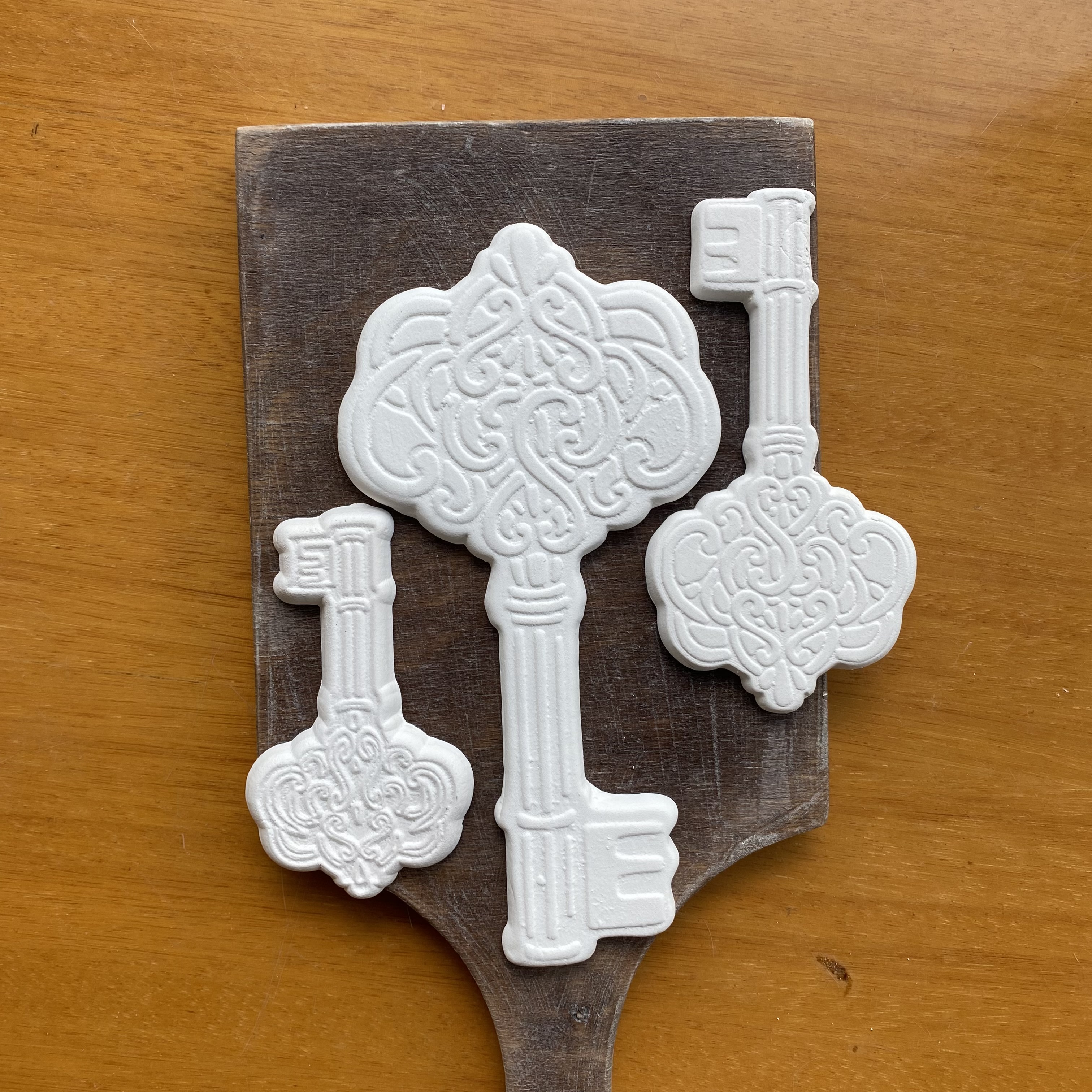 Kabartma Anahtar Figür