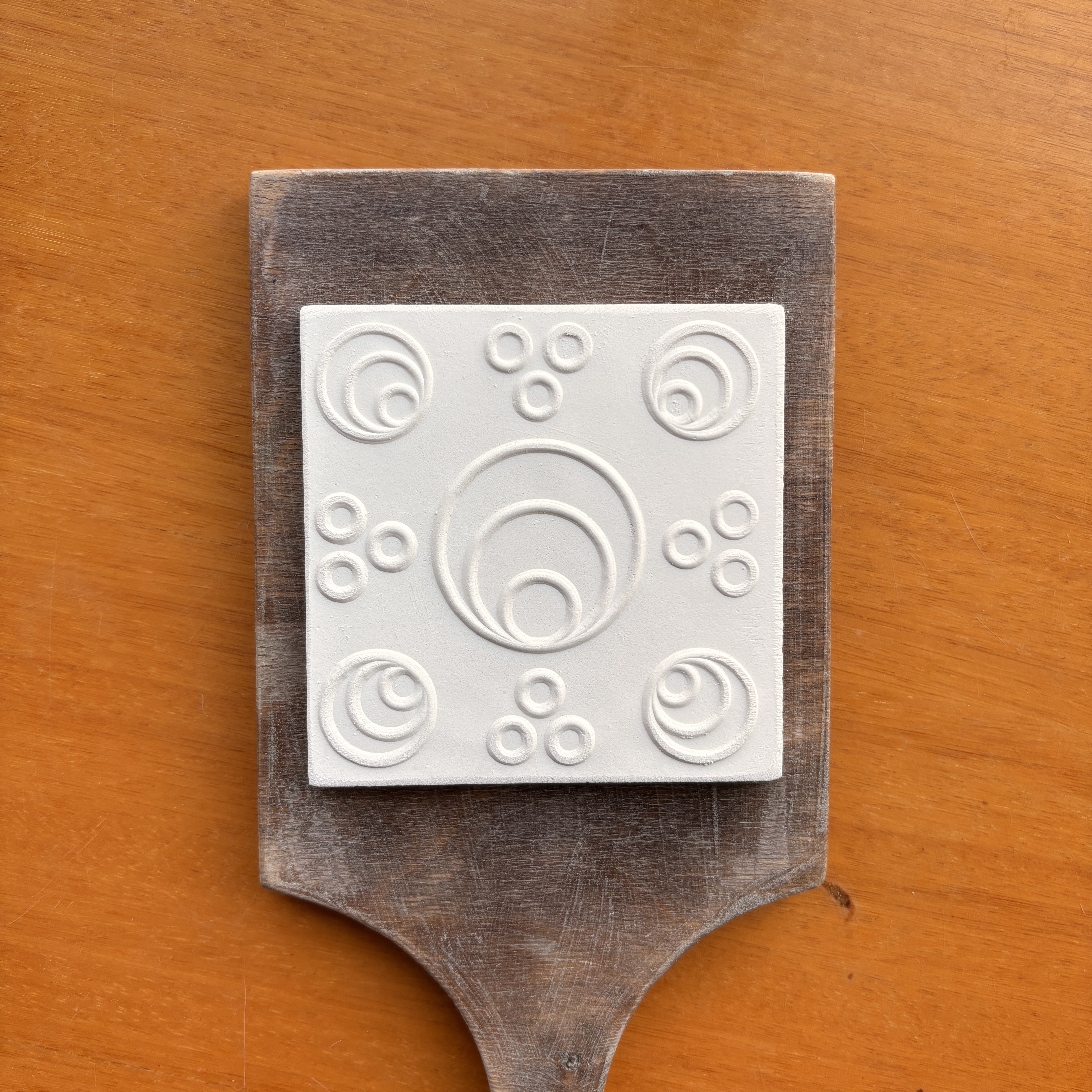 Çintemani Çizim Kabartma Karo