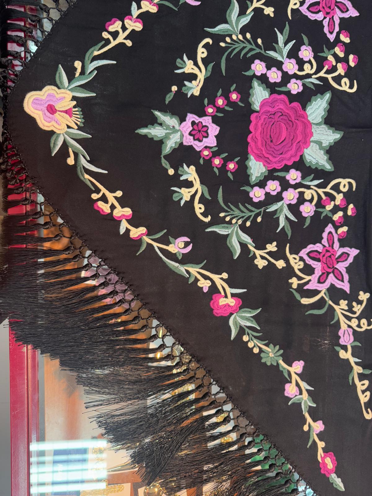 Mantón bordado NEGRO/rosa