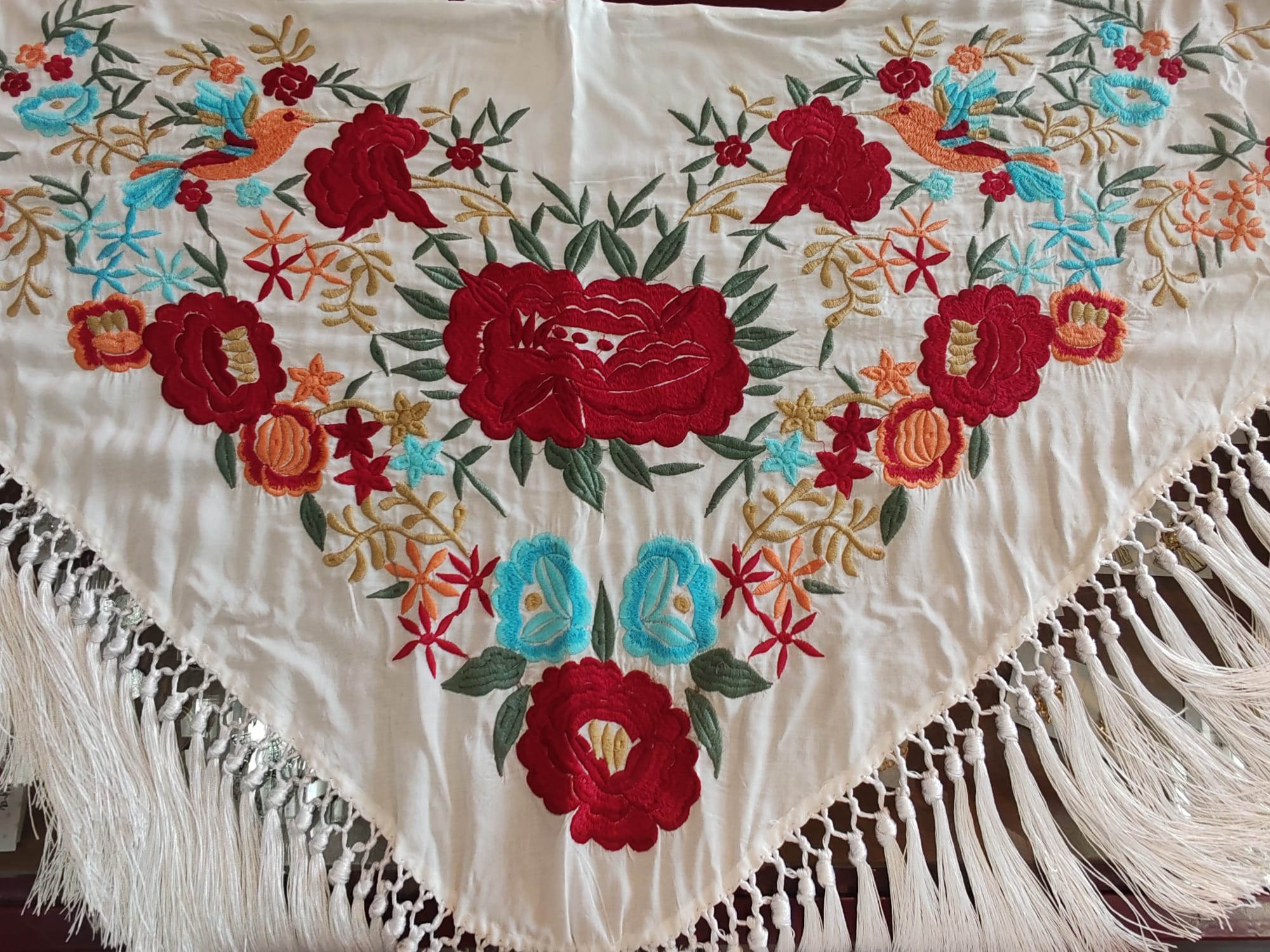 Mantón bordado BLANCO/Rojo 