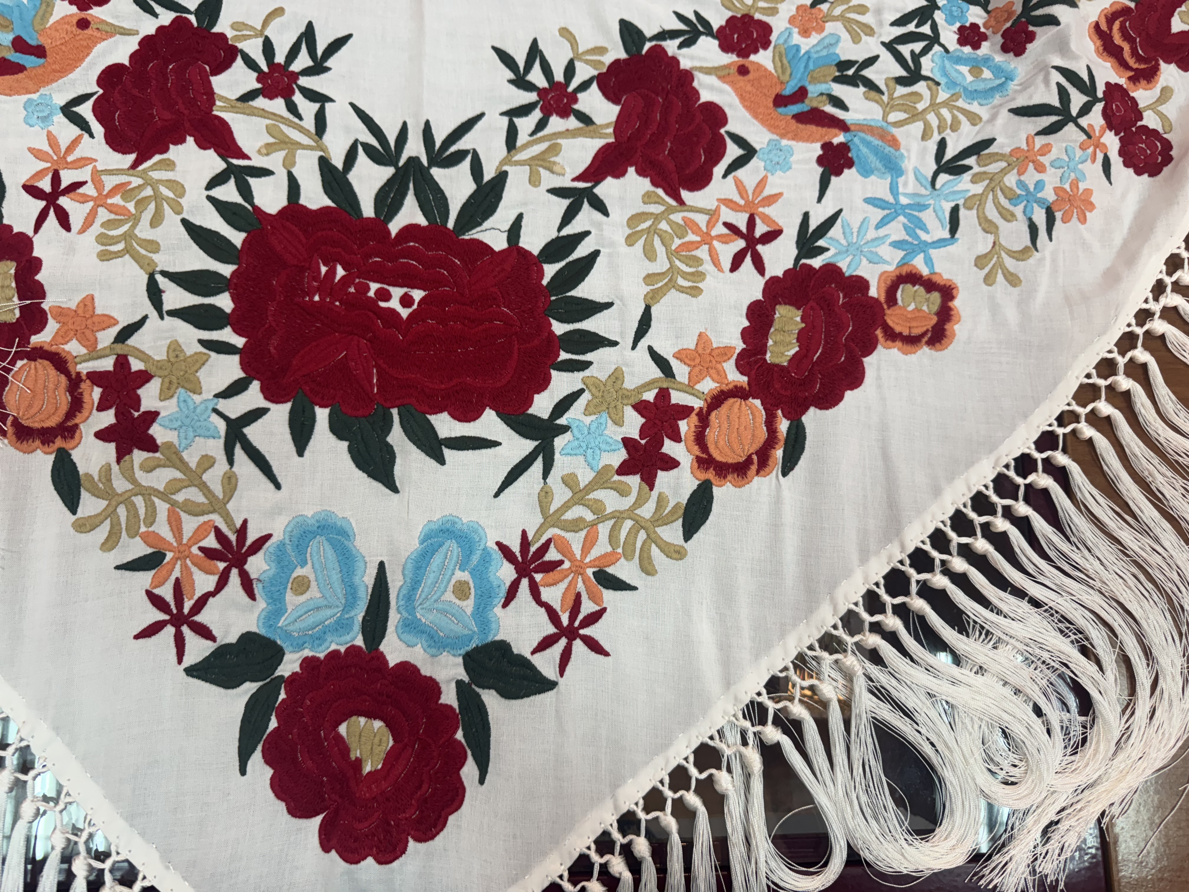 Mantón bordado BLANCO/Rojo 