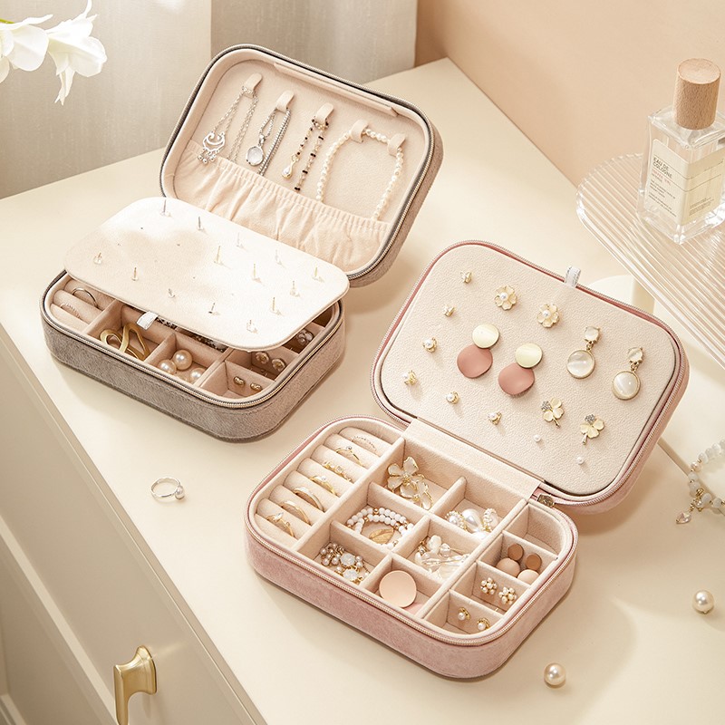 Personalisierte Schmuckkästchen aus Samt