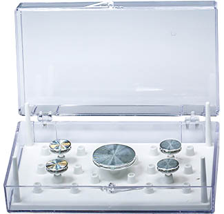 Caja de estireno transparente de tamaño mediano para 23 posiciones de SEM estándar de Ø12,7 mm