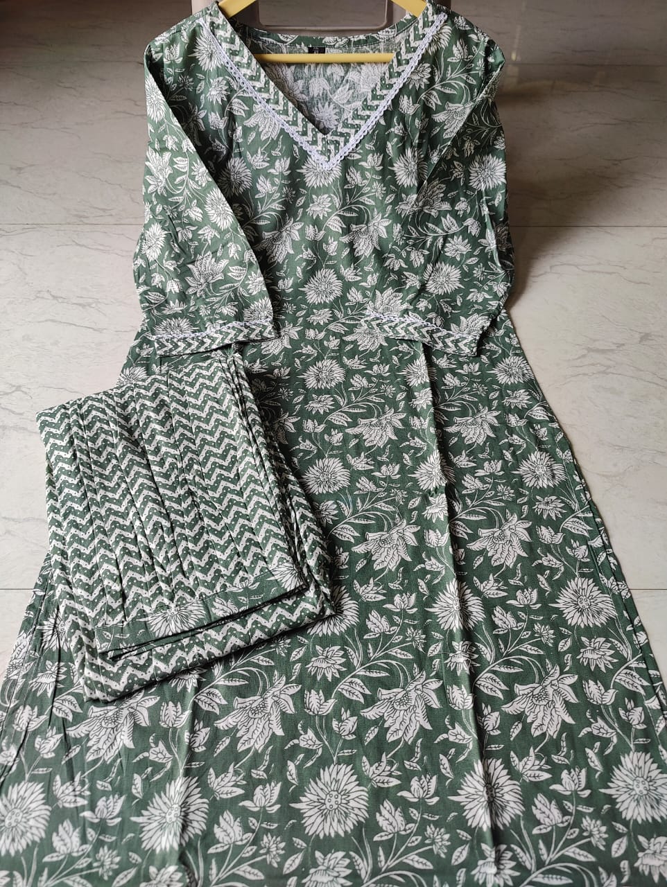 Green Floral Print Kurta Set With Afgani Pant