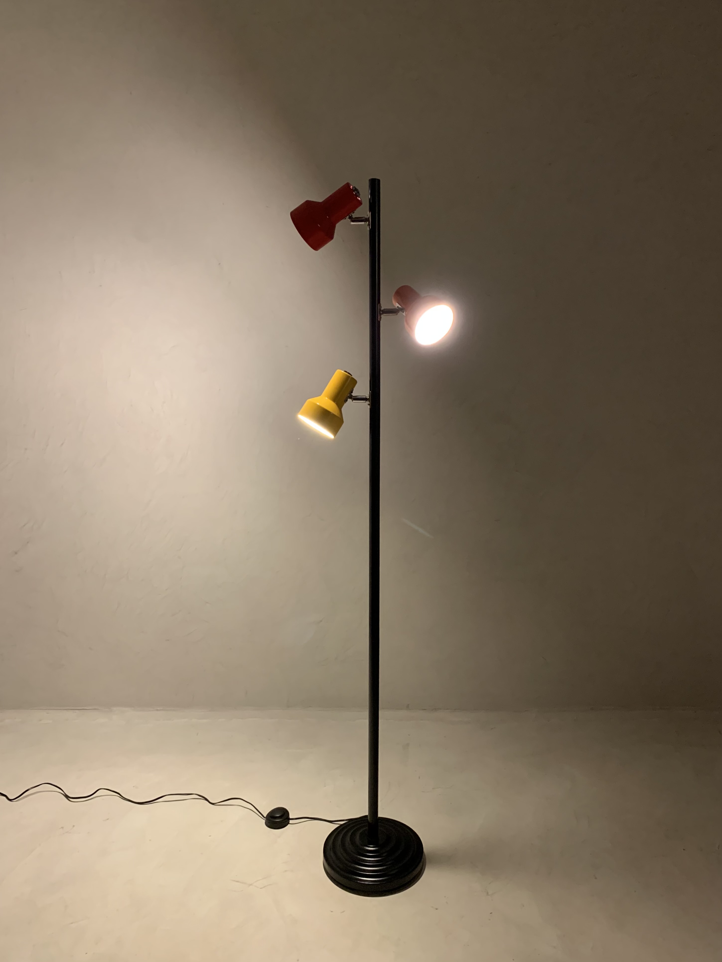 LUMINÁRIA DE CHÃO