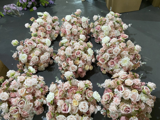 4hrs-6 Blush Pink and White Center pieces rental