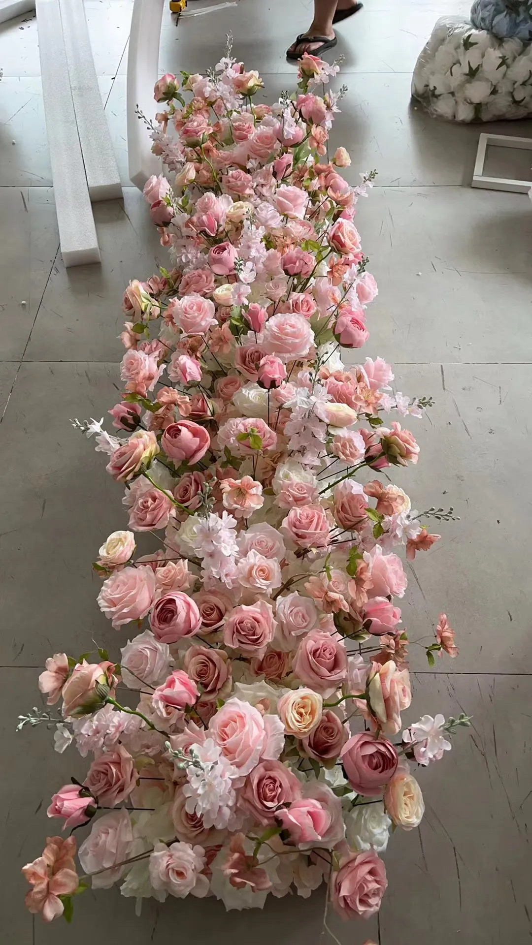 4hrs-2 Blush Pink and White Flower Table Runner Rental