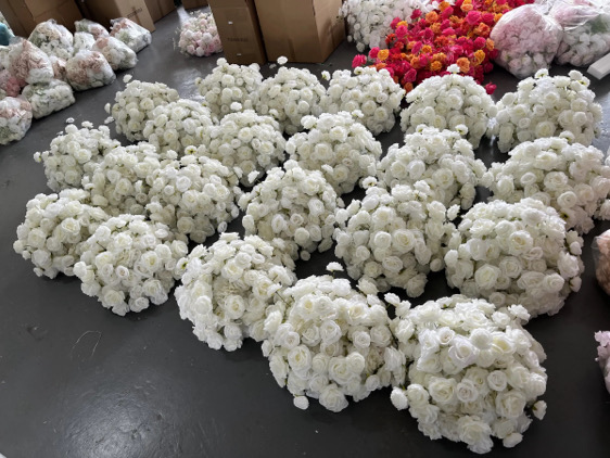 4hrs-6 Pure White Bouquet Rental
