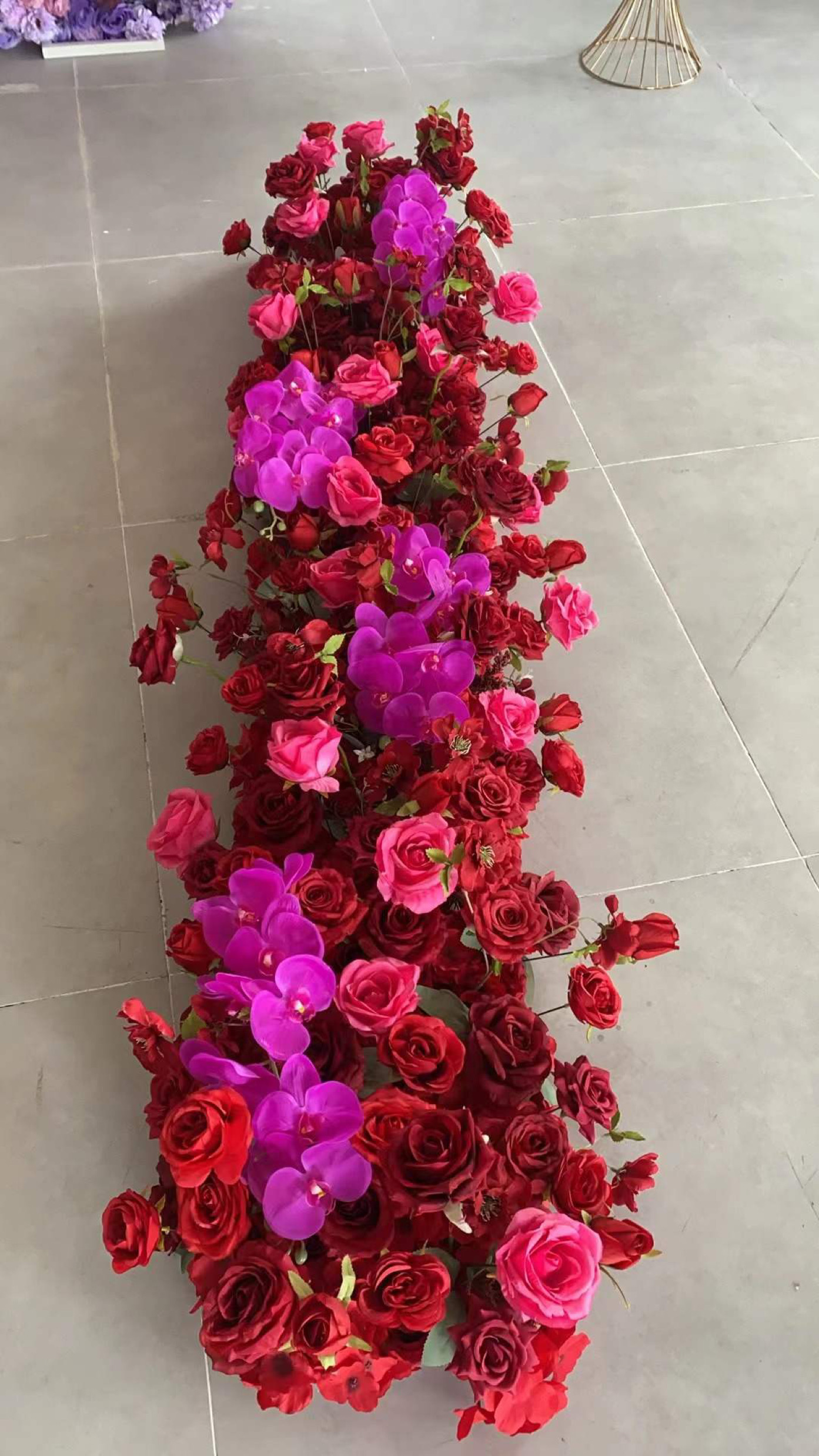 4hrs-2 Pink and Red Flower Table Runner Rental