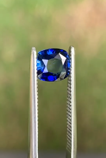 Blue sapphire  Heated 1.5CT Loop clean