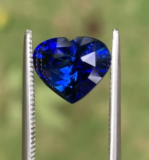 Heated Blue Sapphire 4.05cts