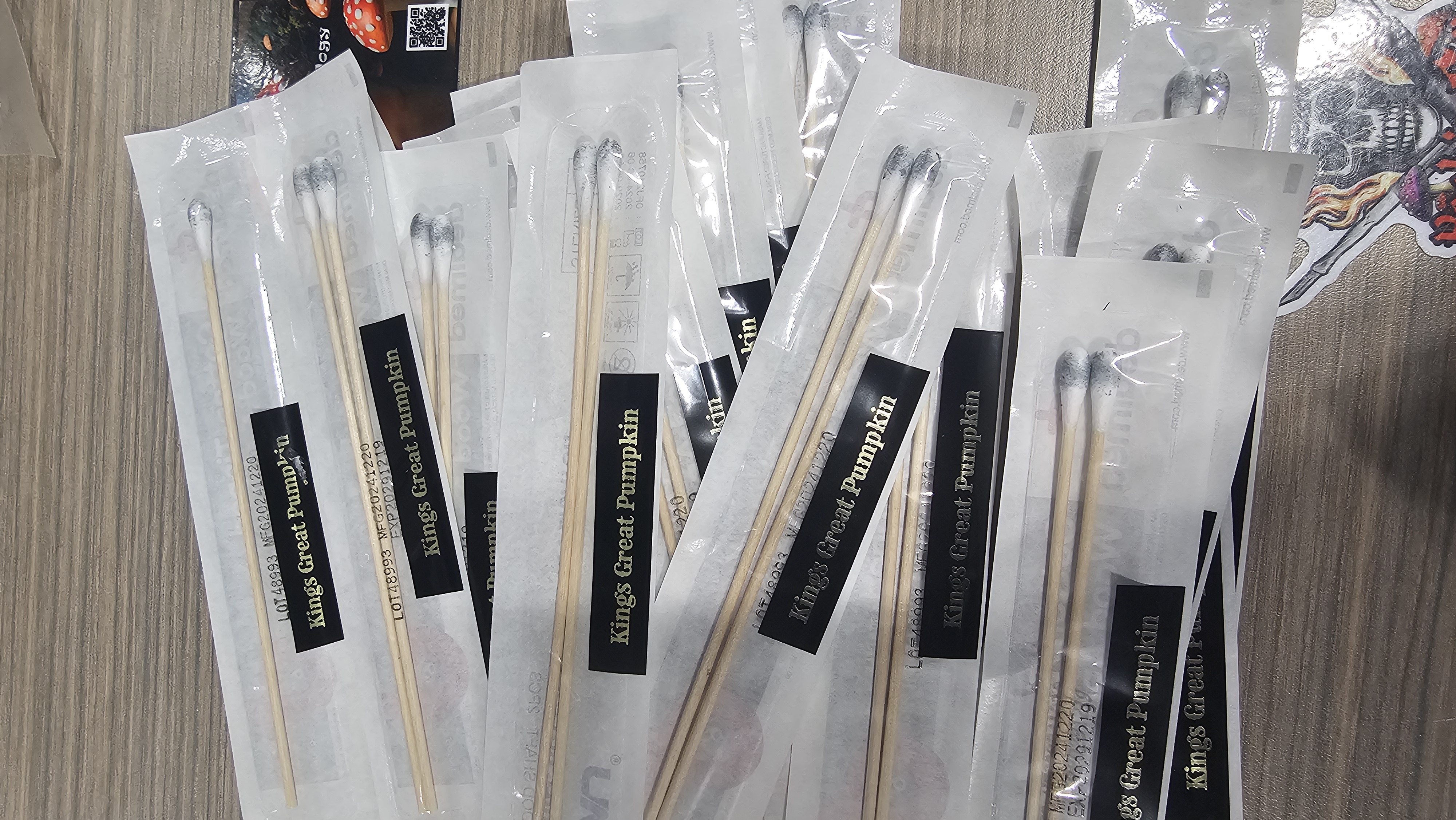 Kings Great Pumpkin swab set for microscopy purposes only