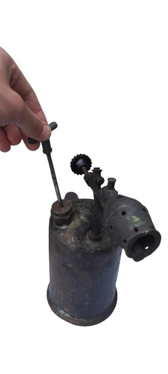 Ретро бензинова горелка от бронз– втора употреба