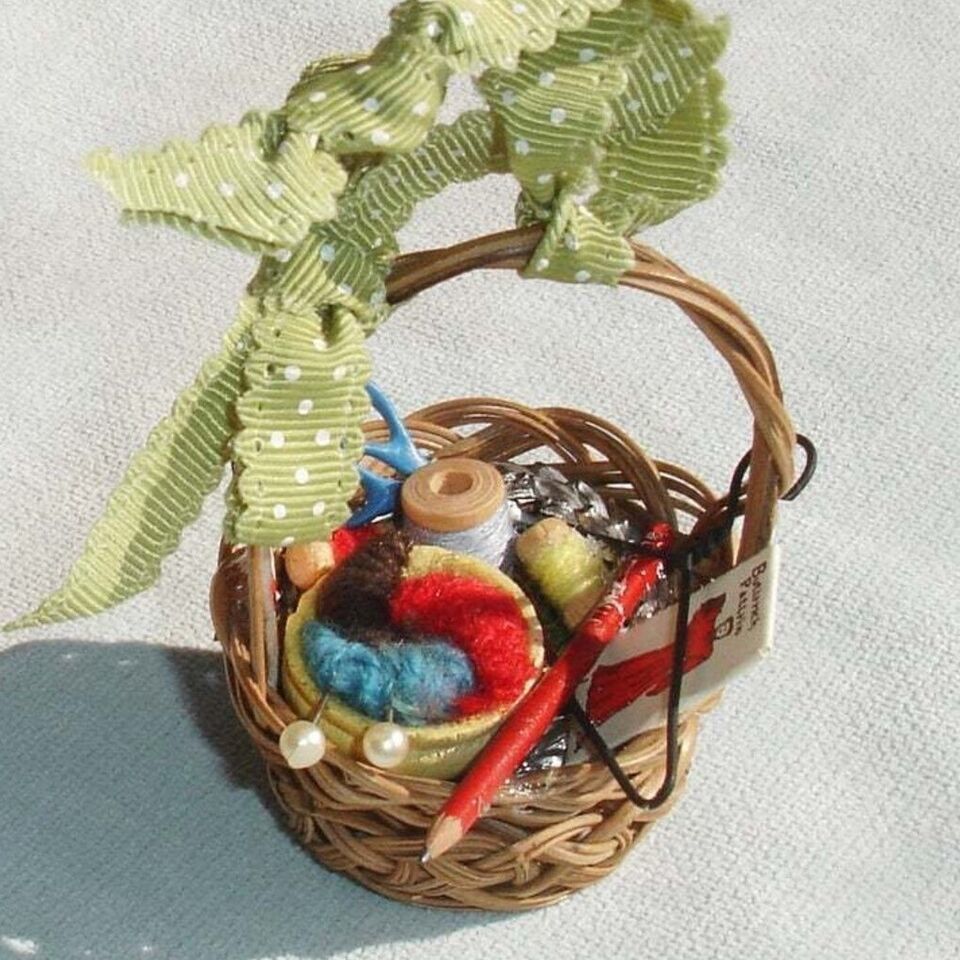 Sewing & Crafter's Holiday Ornament 