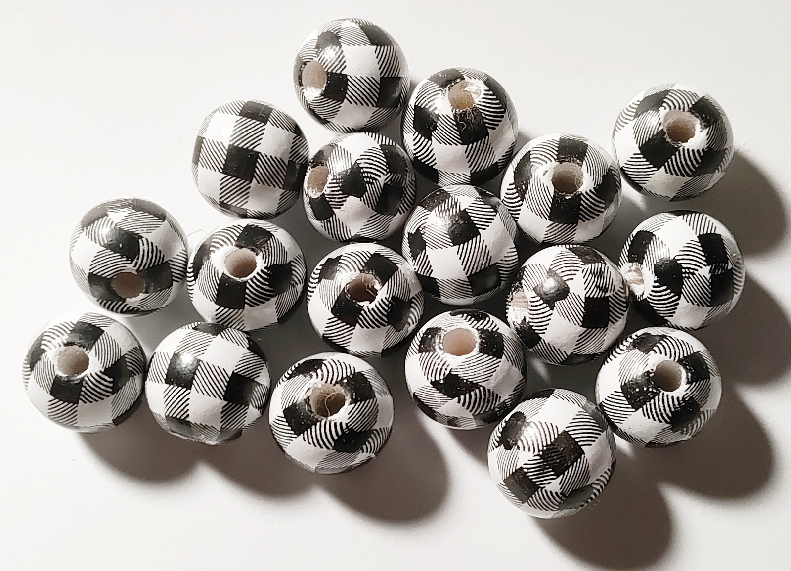 Large 16mm Wooden White & Black Plaid Christmas Beads - 18 pcs