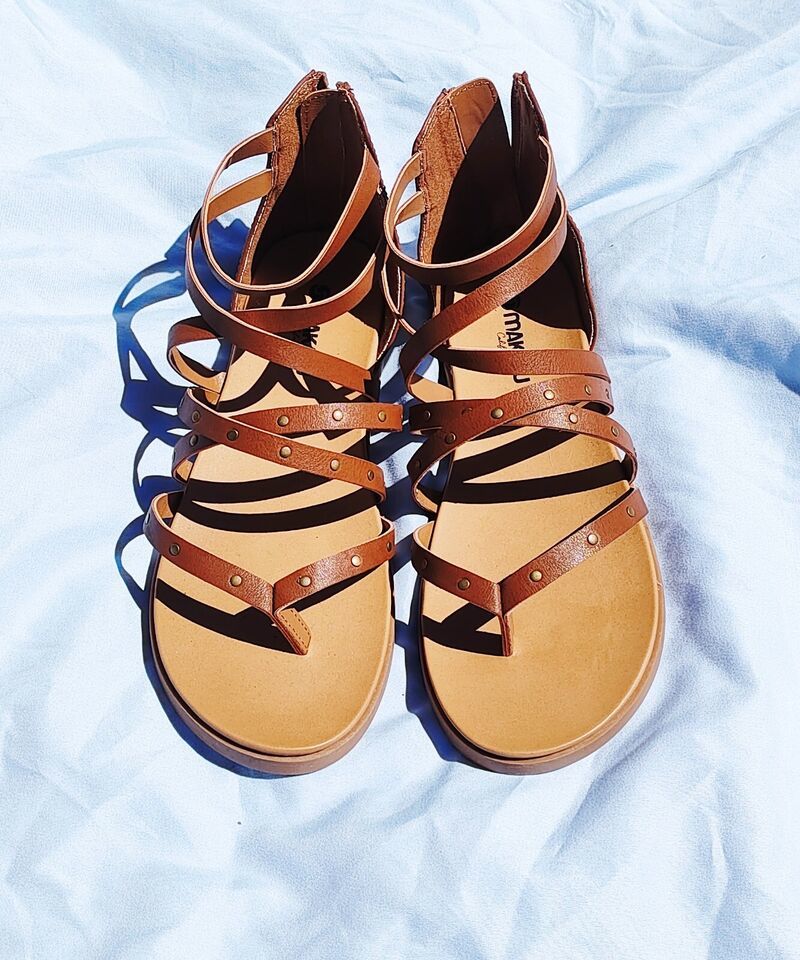 Makalu California Flat Strappy Sandals Women's Size 7.5 