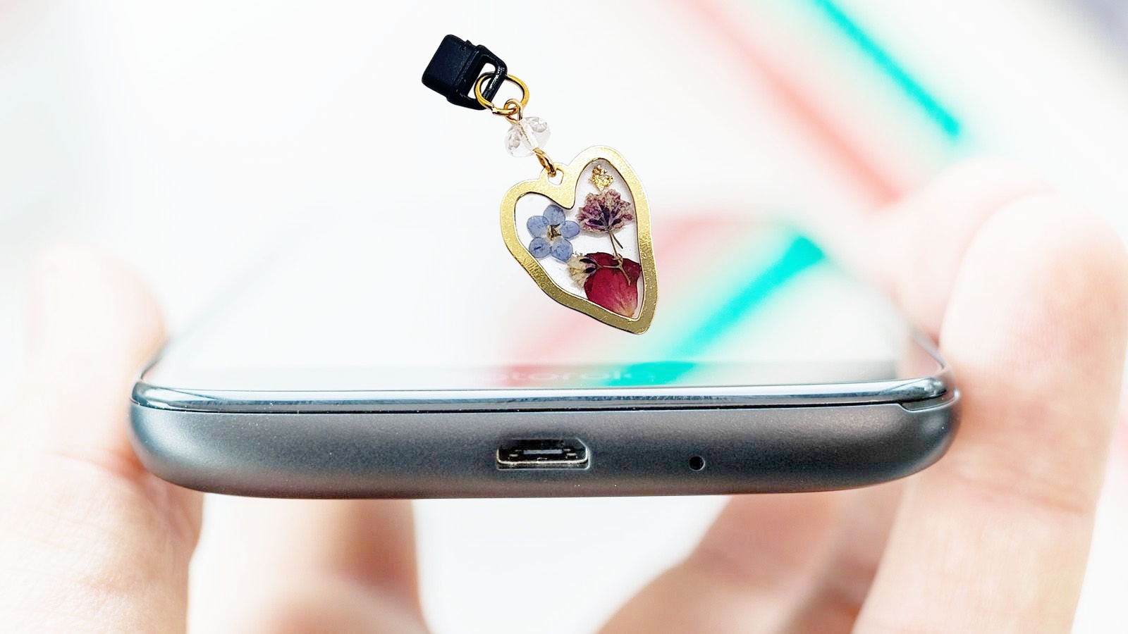 Dried Flowers Heart Beaded Dust Plug Phone Charm