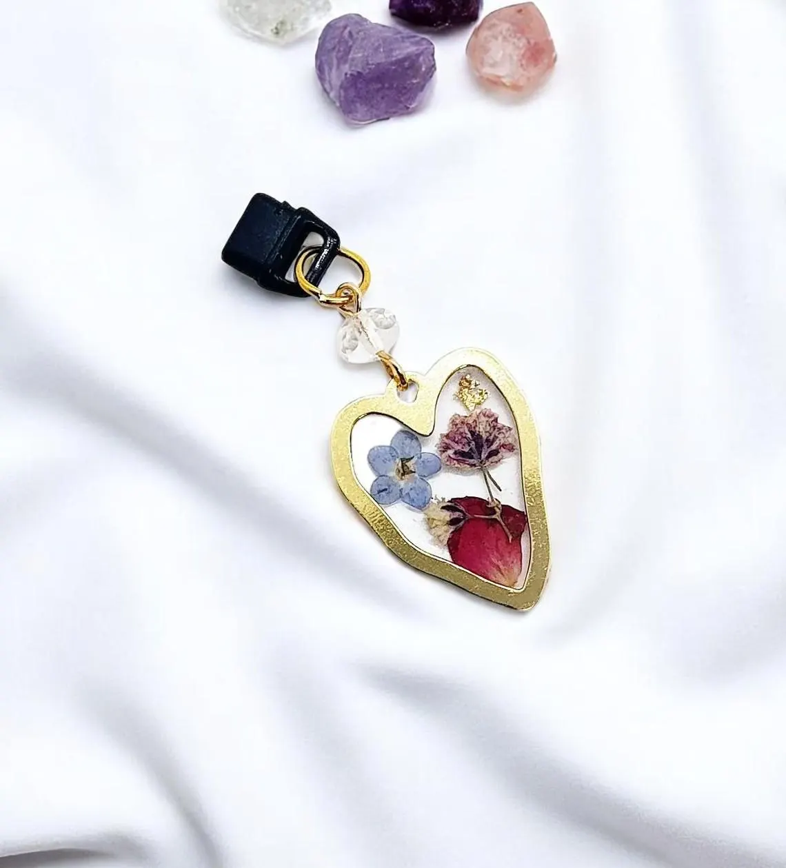 Dried Flowers Heart Beaded Dust Plug Phone Charm