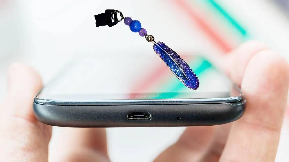 Feather & Gemstone Beaded Dust Plug Phone Charm