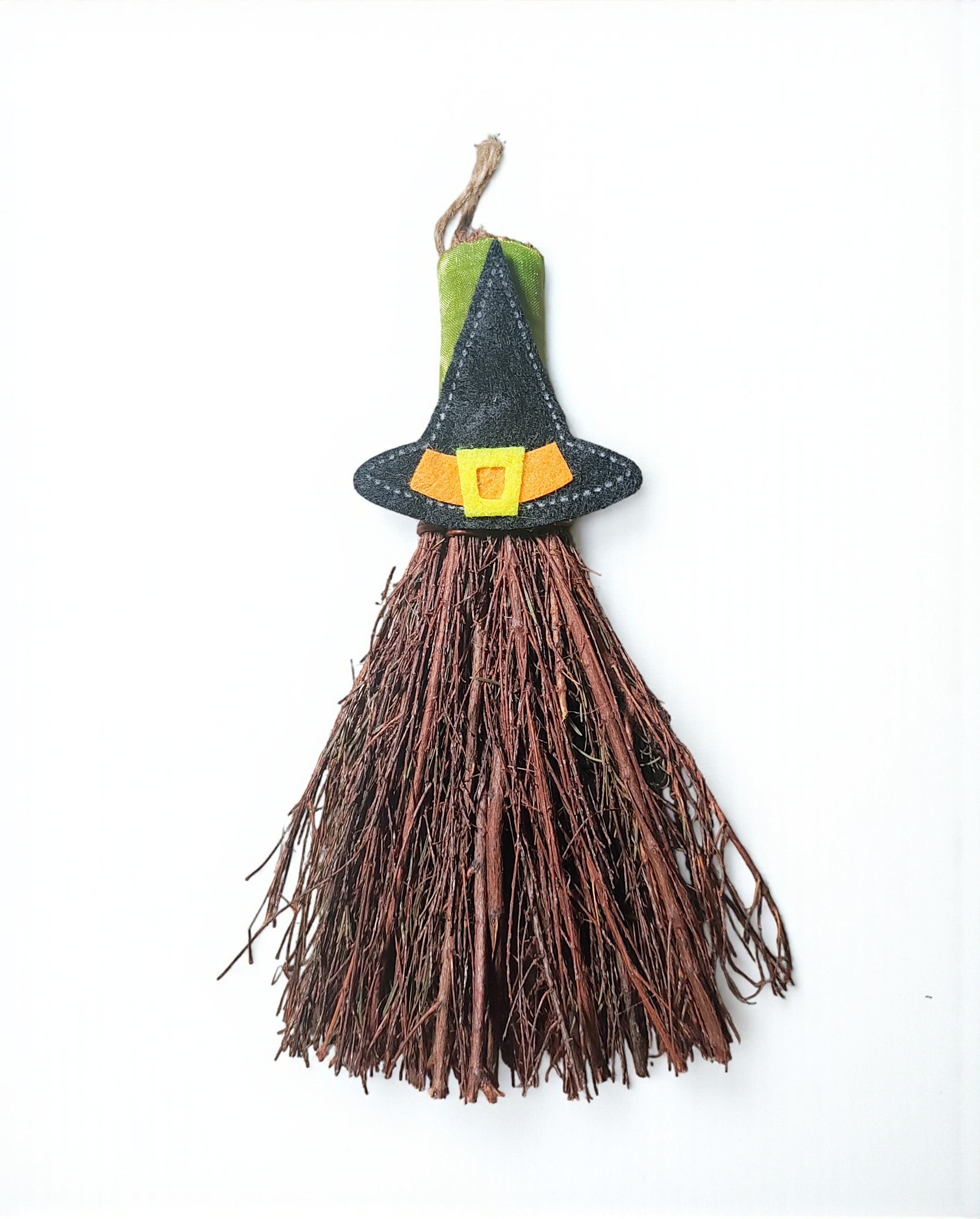 Small 6 Inch Cinnamon & Pumpkin Spice Scented Witches Hat Twig Broom