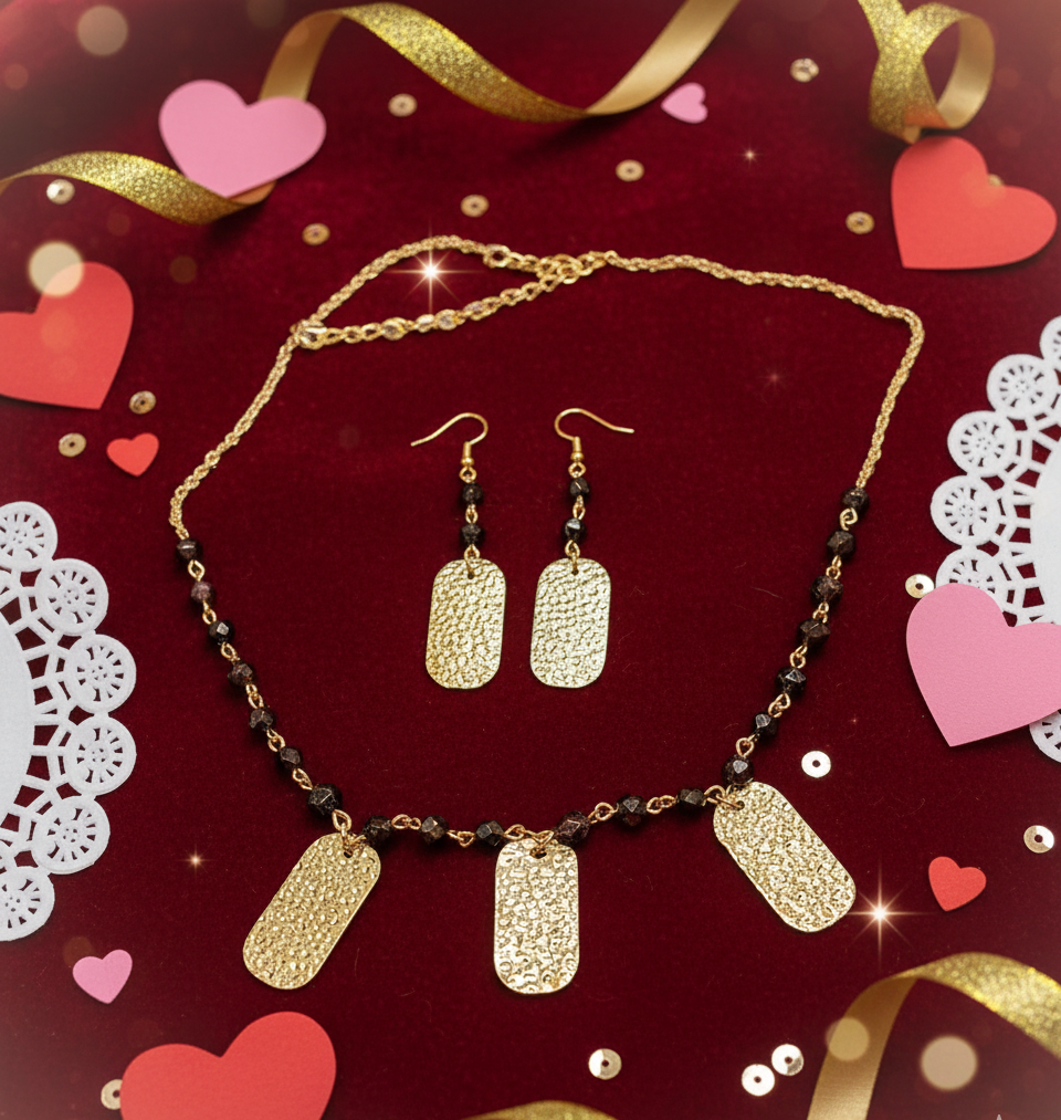 Gold Textured Charm & Garnet Gemstone Jewelry Set