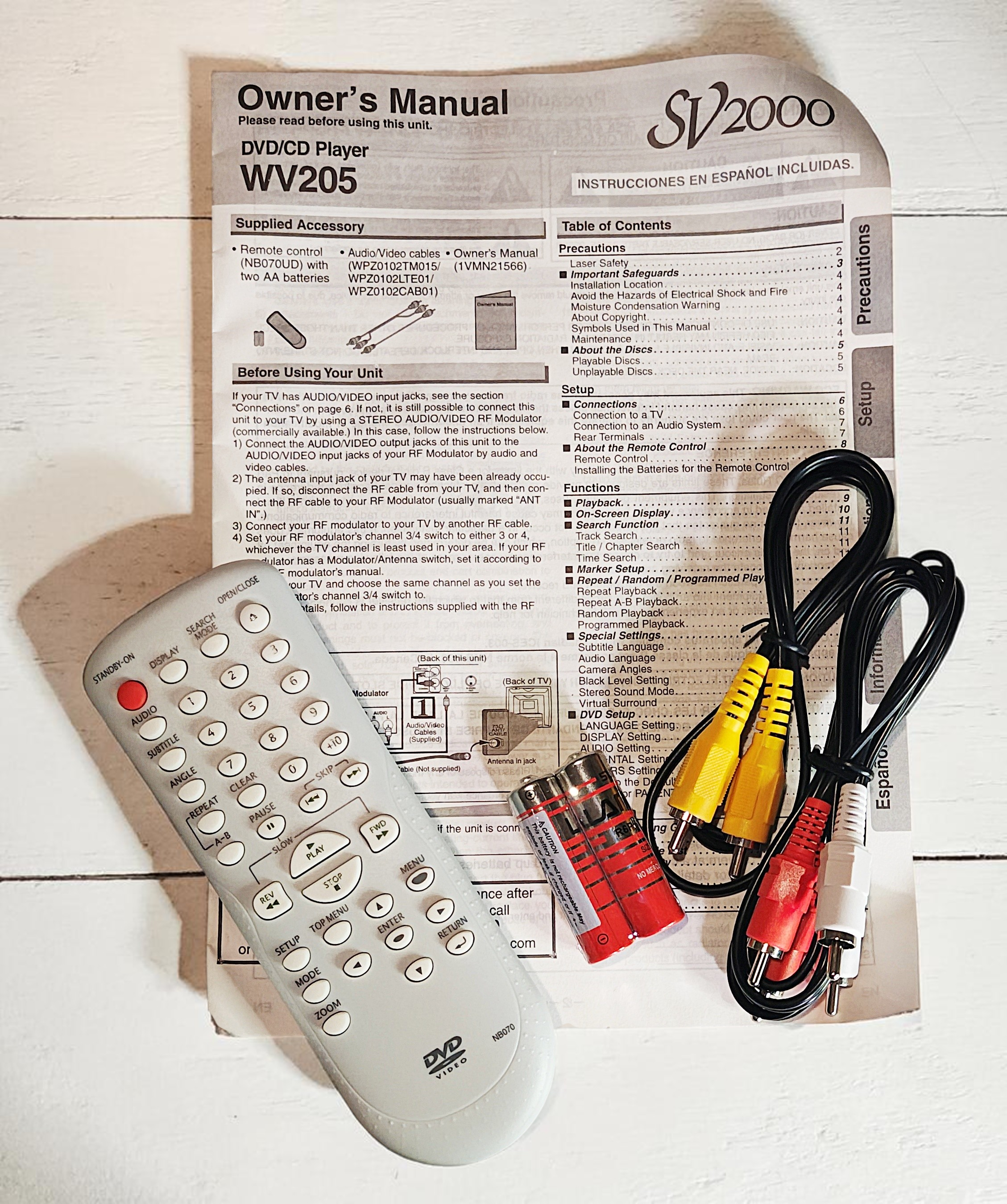Funai SV2000 Silver DVD CD Player w/ Remote