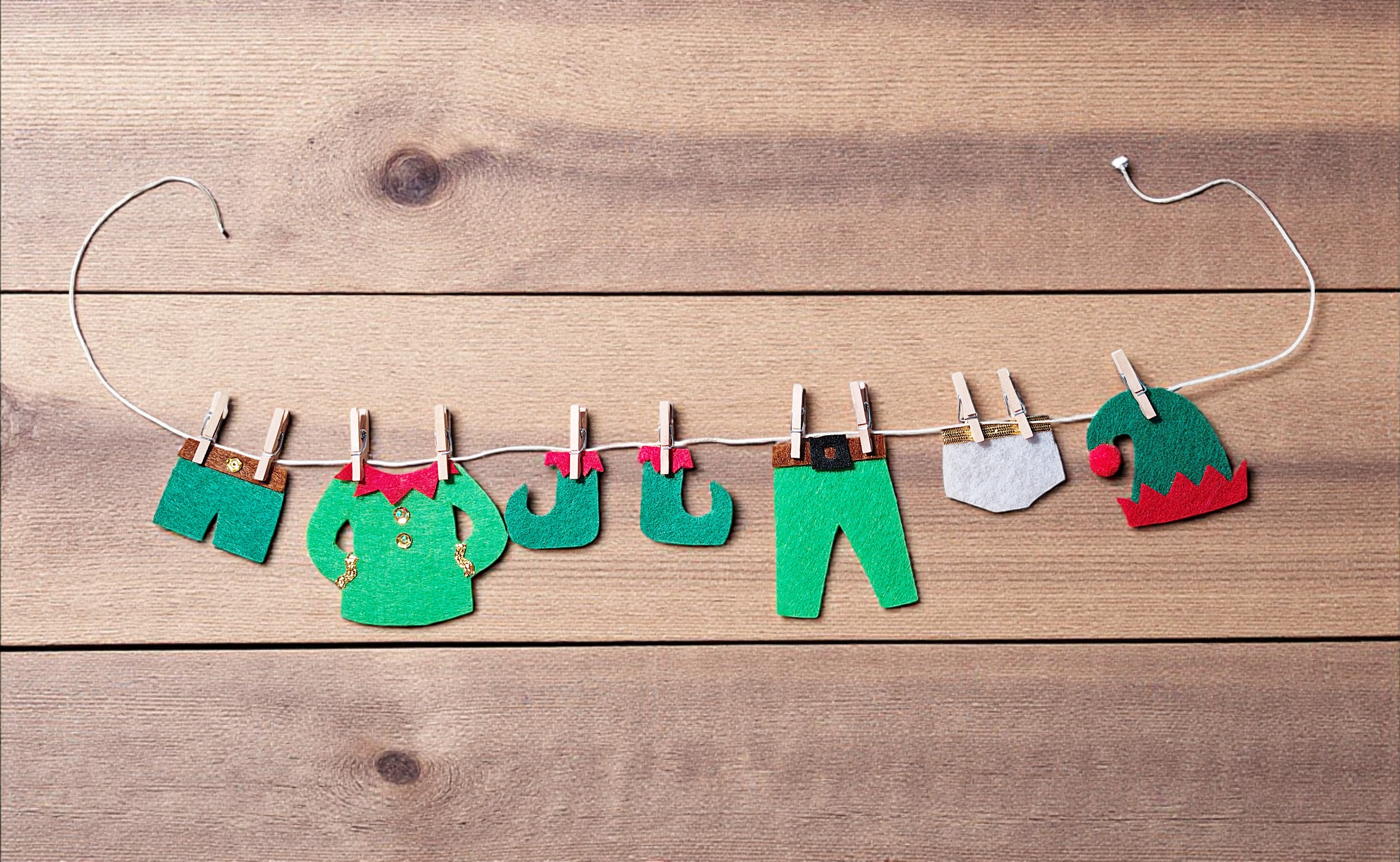 Miniature Elf Clothes Line Christmas Tree Ornament