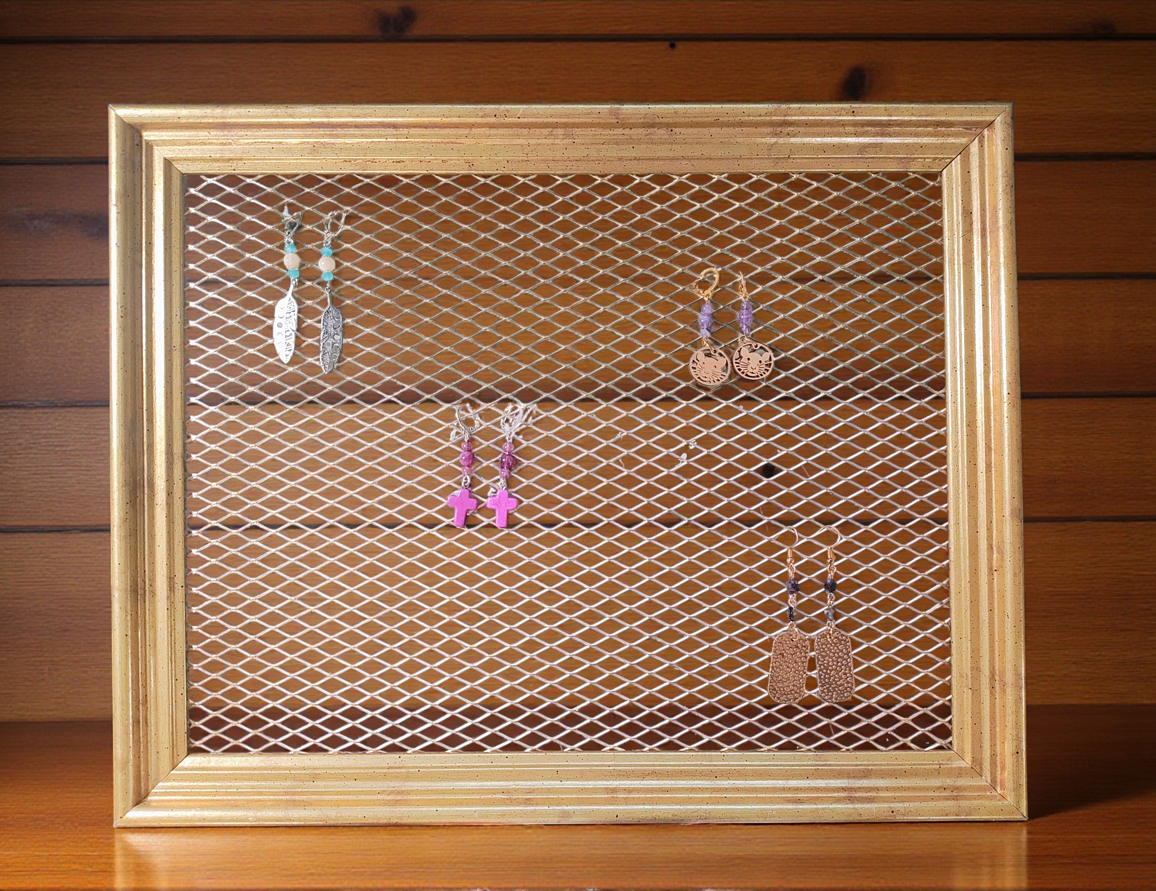 Golden Frame Jewelry Organizer 