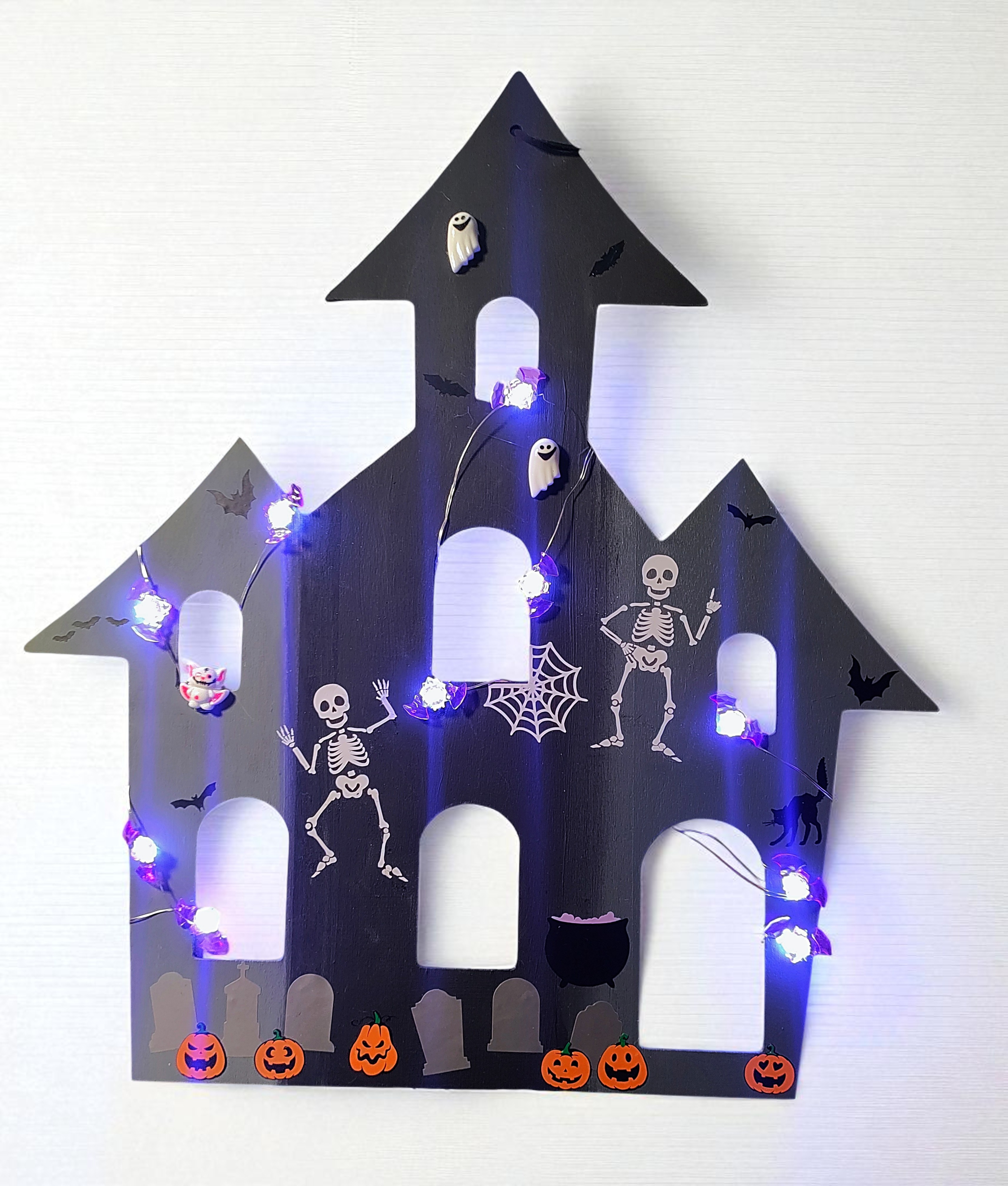 Lighted Haunted House Door Hanger