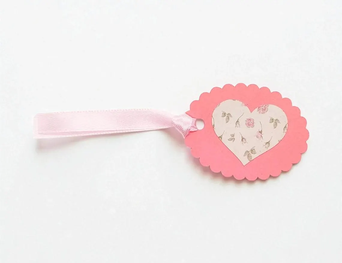 Handmade Heart on Scalloped Oval Paper Gift Tags - Set of 10