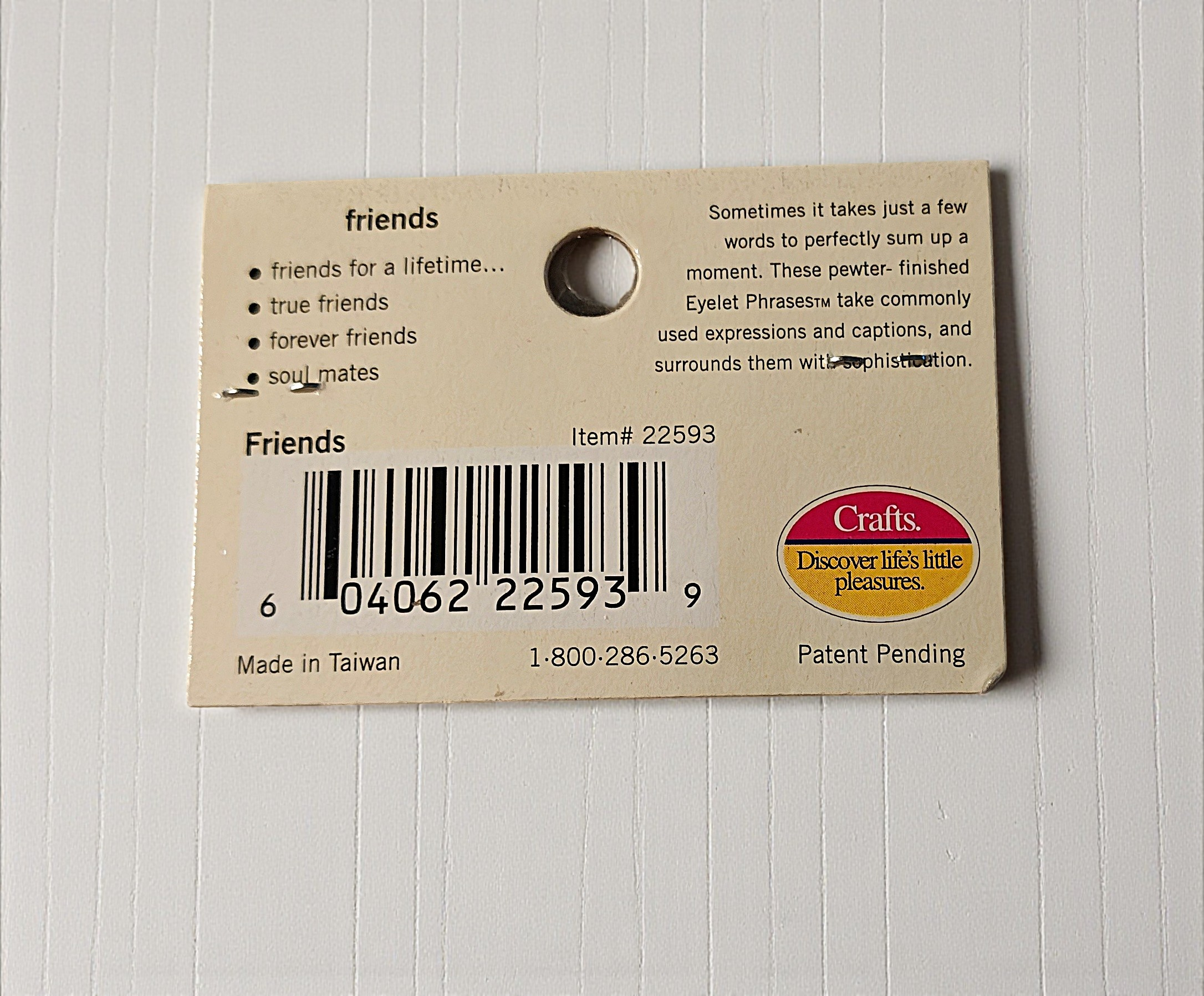 Making Memories Pewter Sentiment Charm Eyelet Quotes - Friends Theme