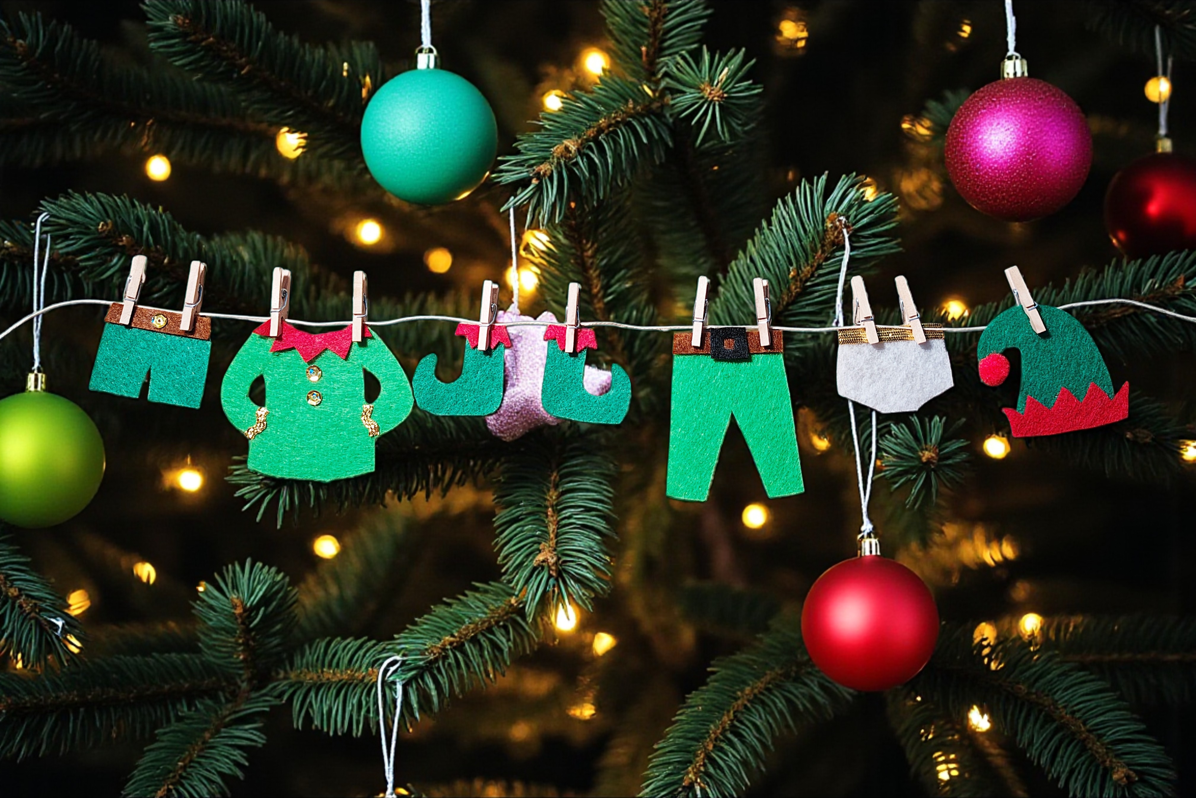 Miniature Elf Clothes Line Christmas Tree Ornament