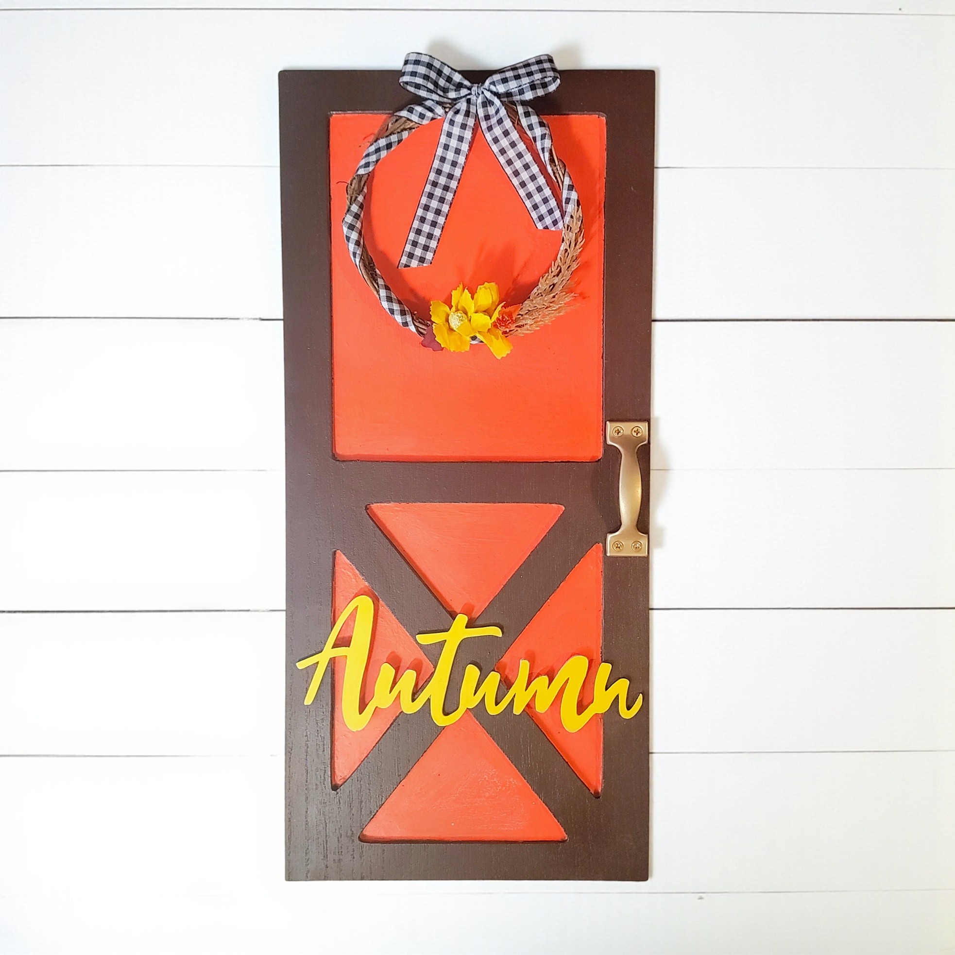 Small Door with Wreath Door Sign