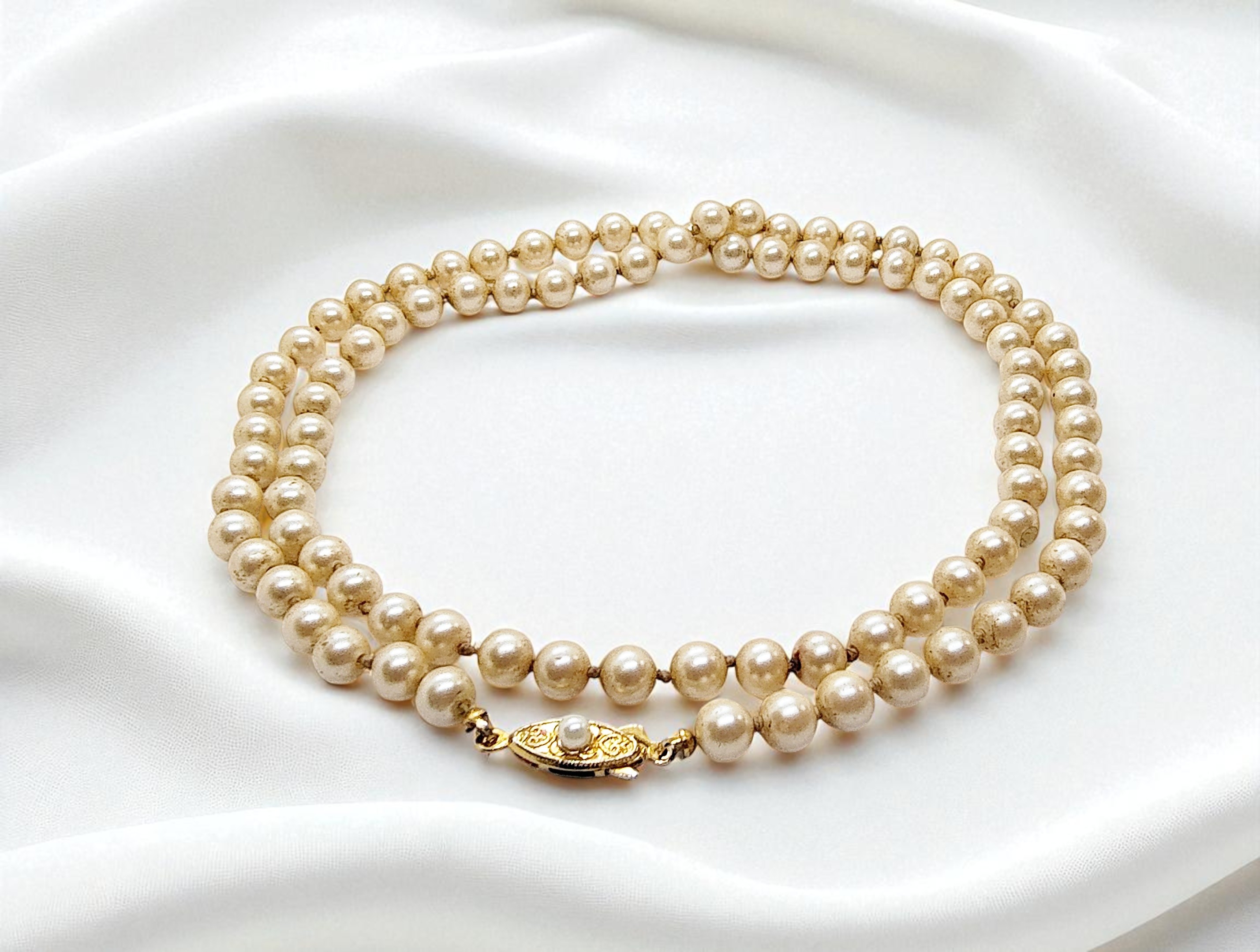 Ivory White Glass Pearl Necklace - 25 Inches 