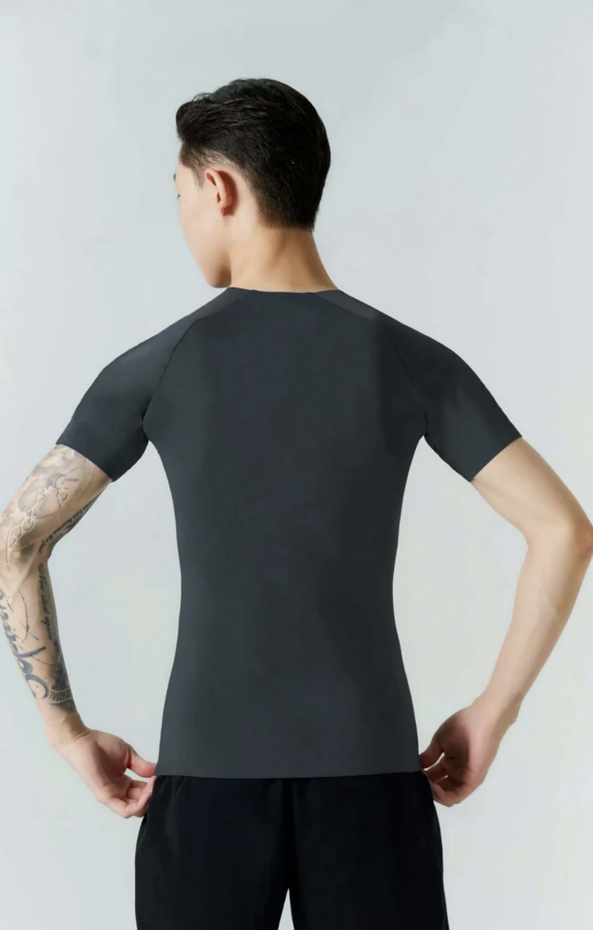 M052 - Grey