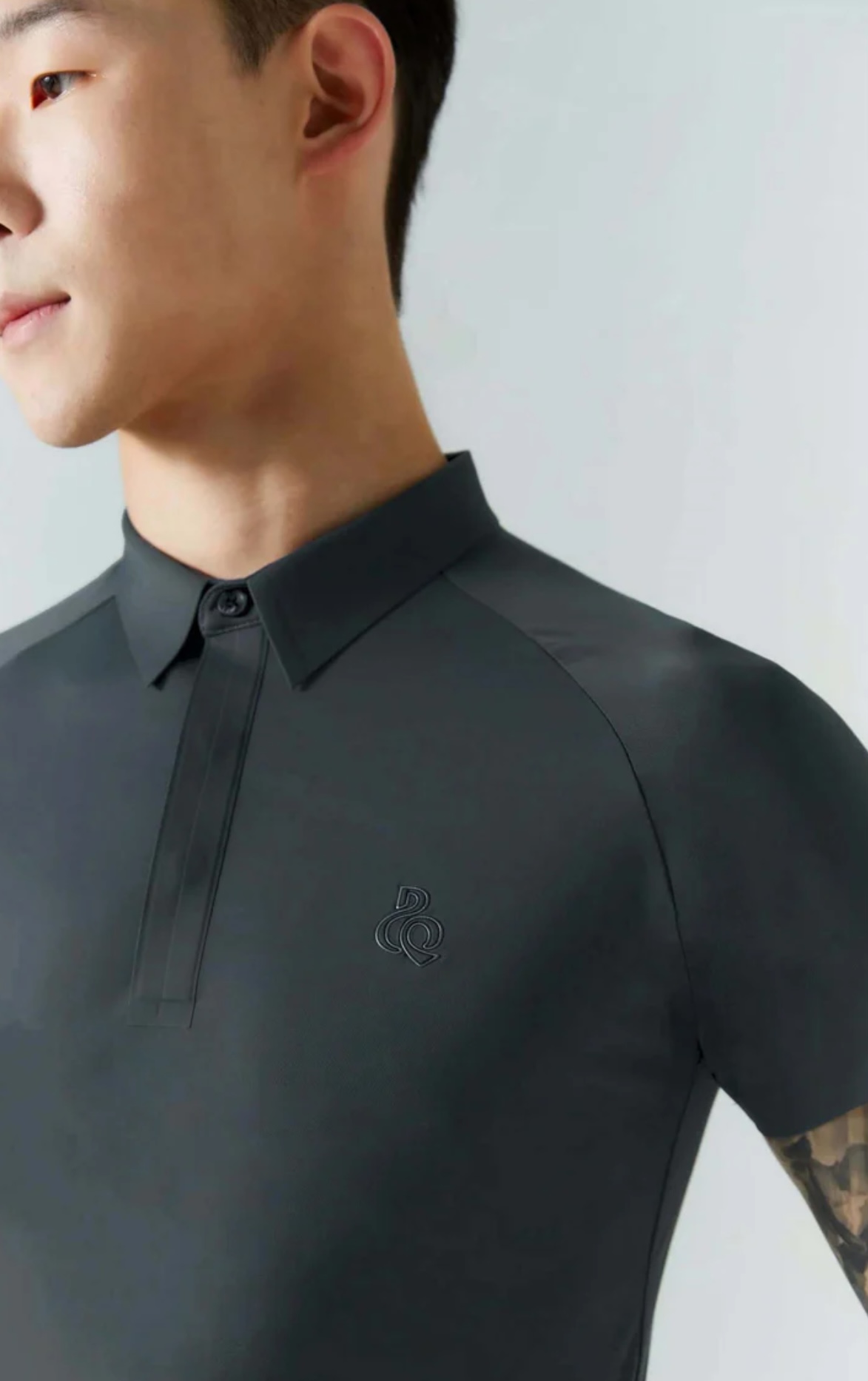 M053 - Grey