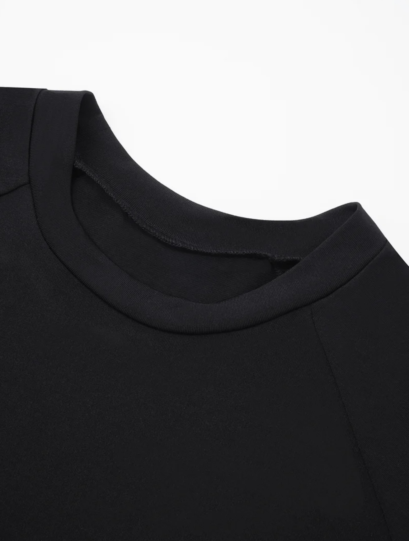 M037 - Black