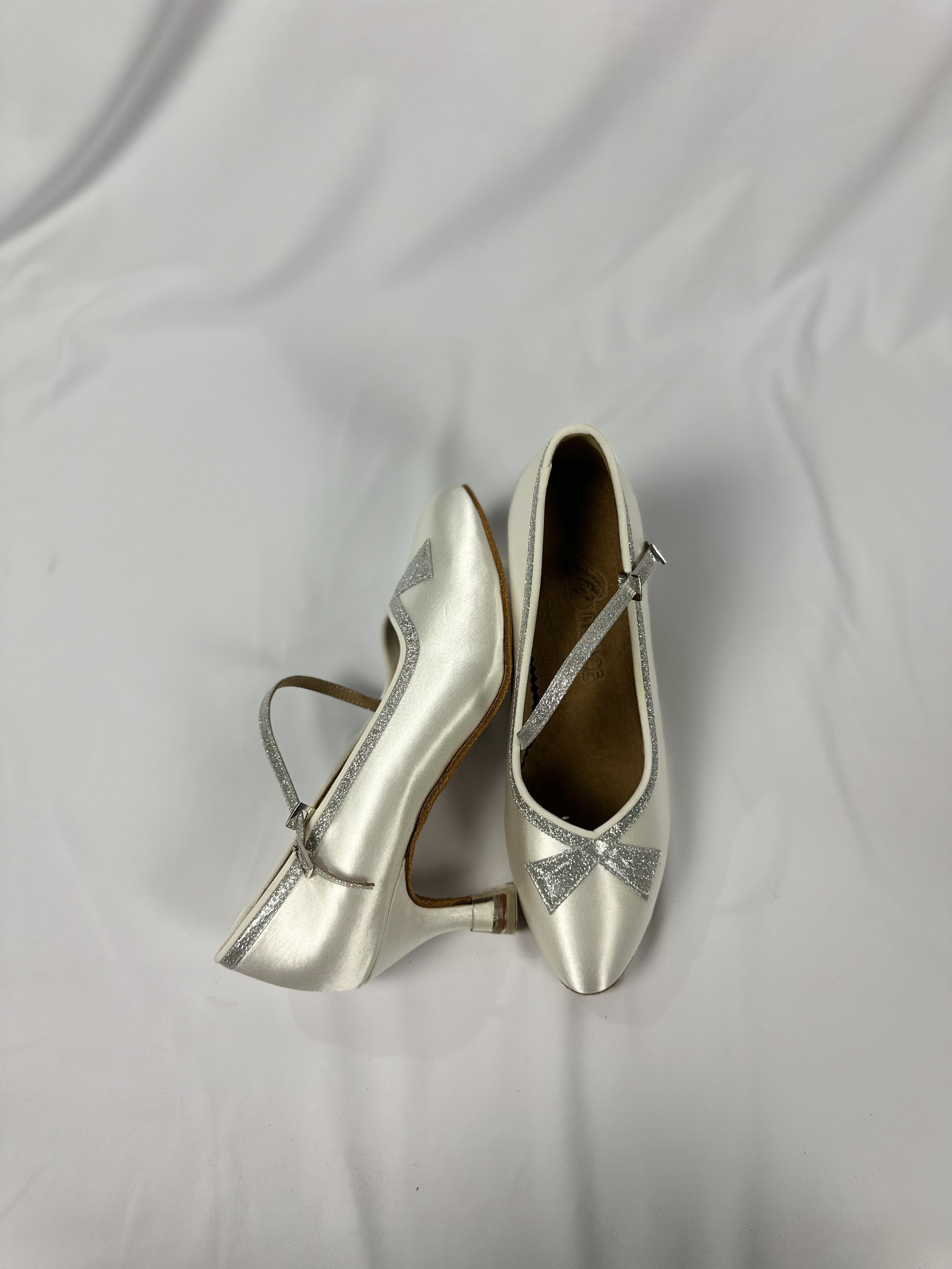BD 1329 - White